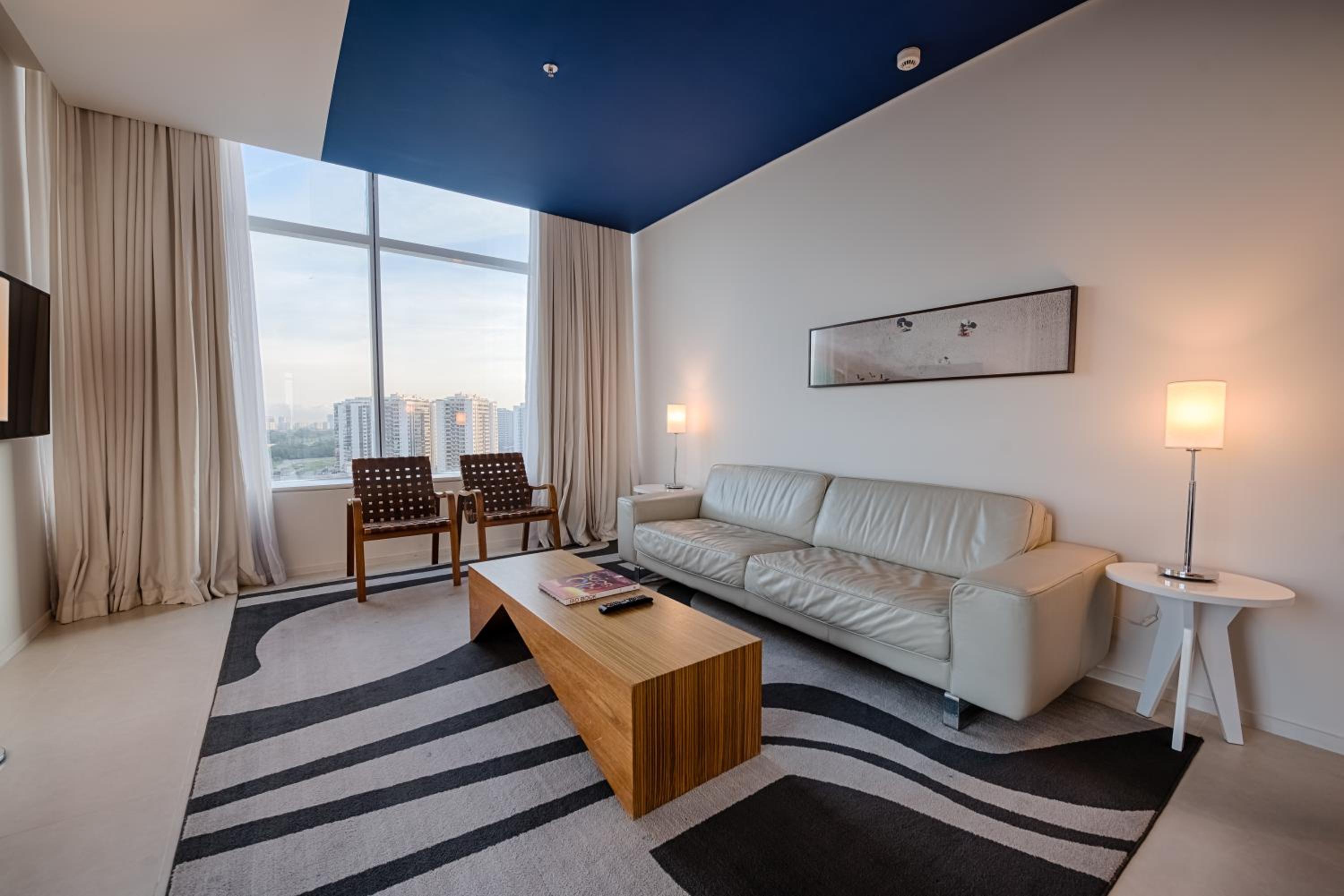 Deluxe Double Room with Balcony thumbnail 6