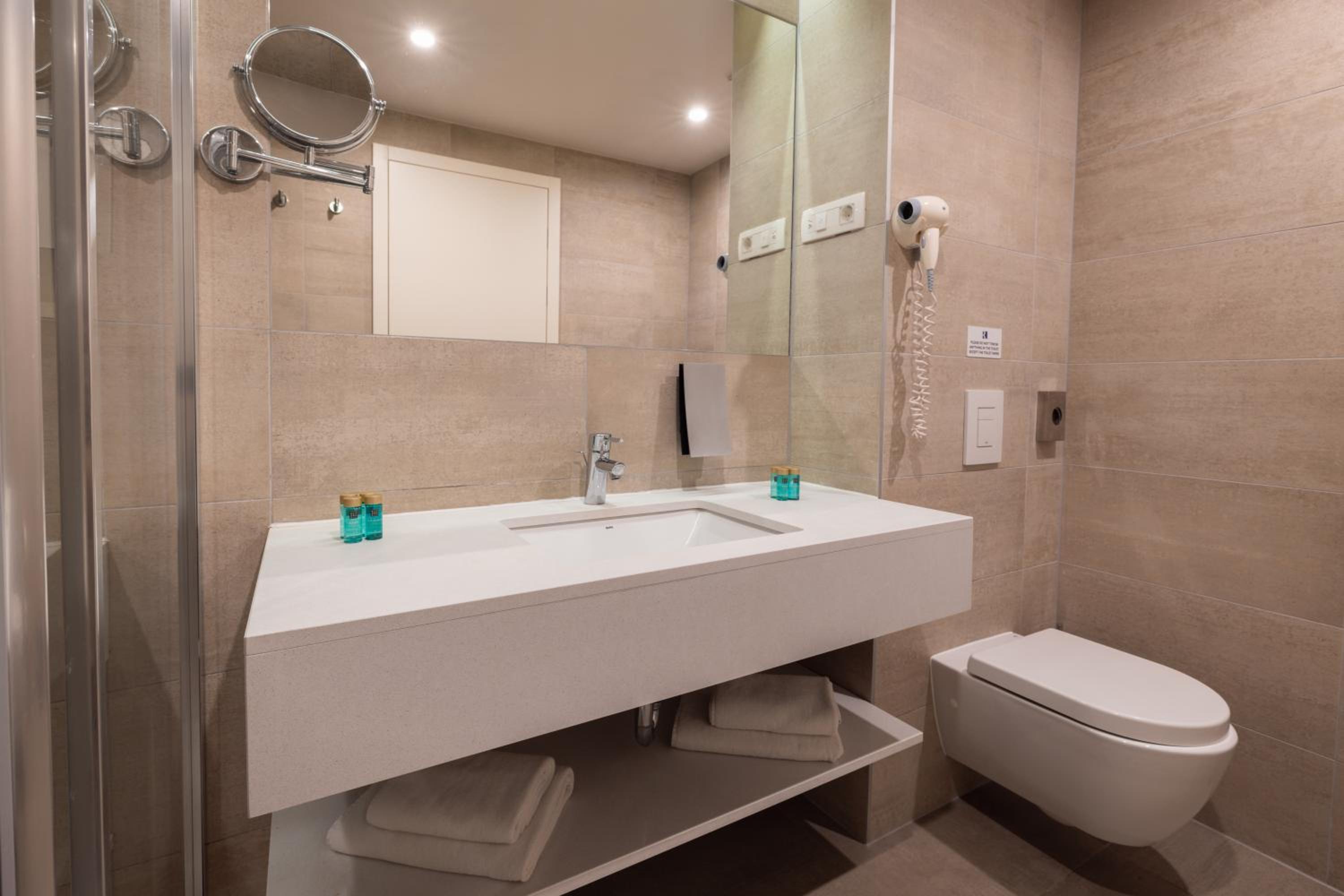 Superior Suite with Sea View - Photo 7
