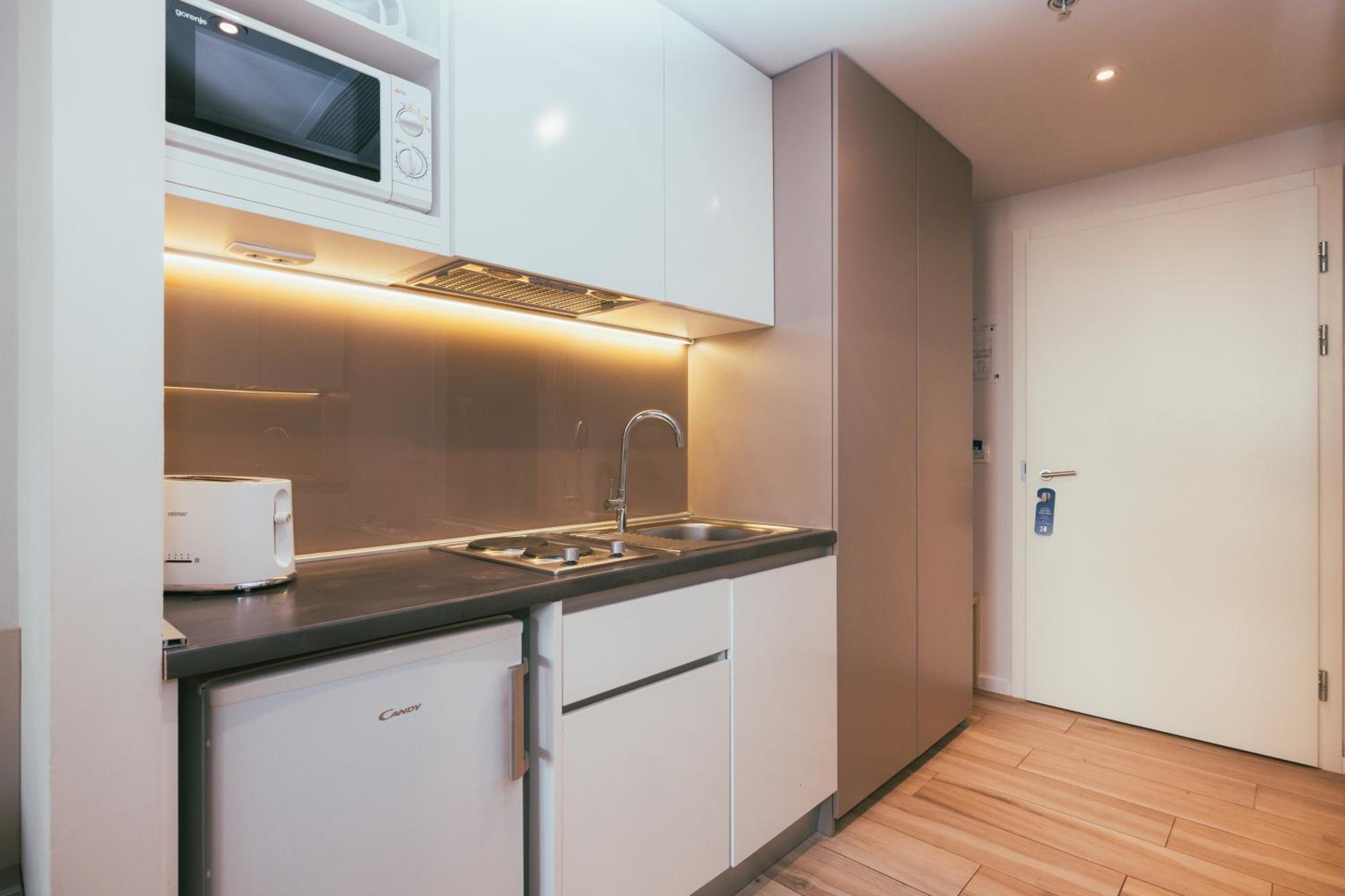 Studio Apartment with Sea View - Photo 6