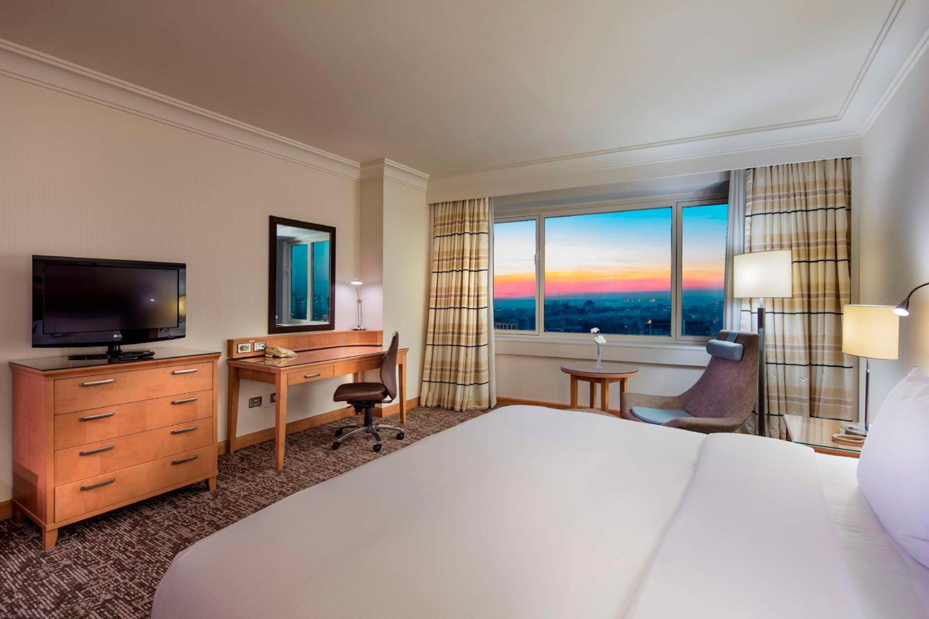 King City View Guest Room