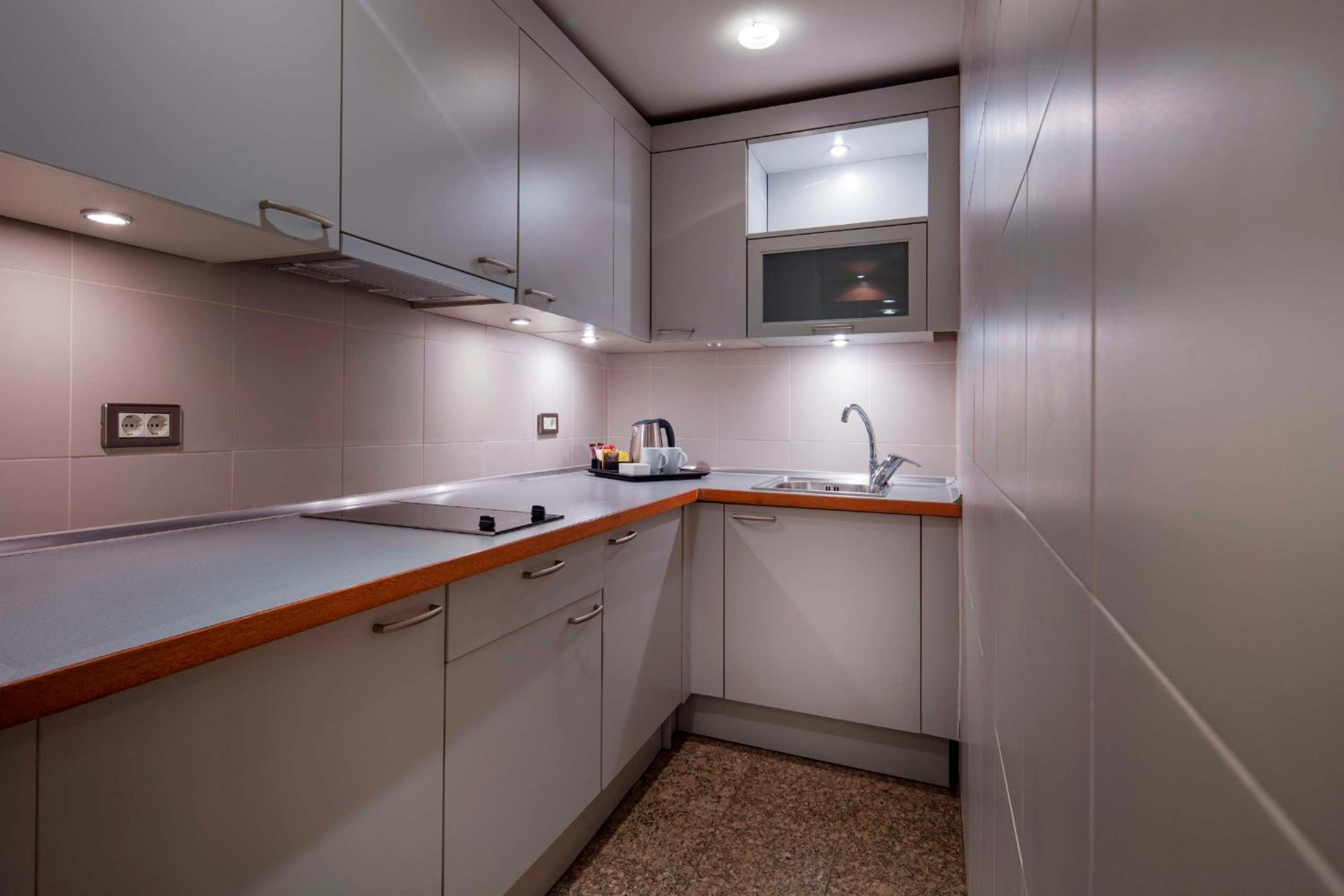 Deluxe River Kitchenette Suite