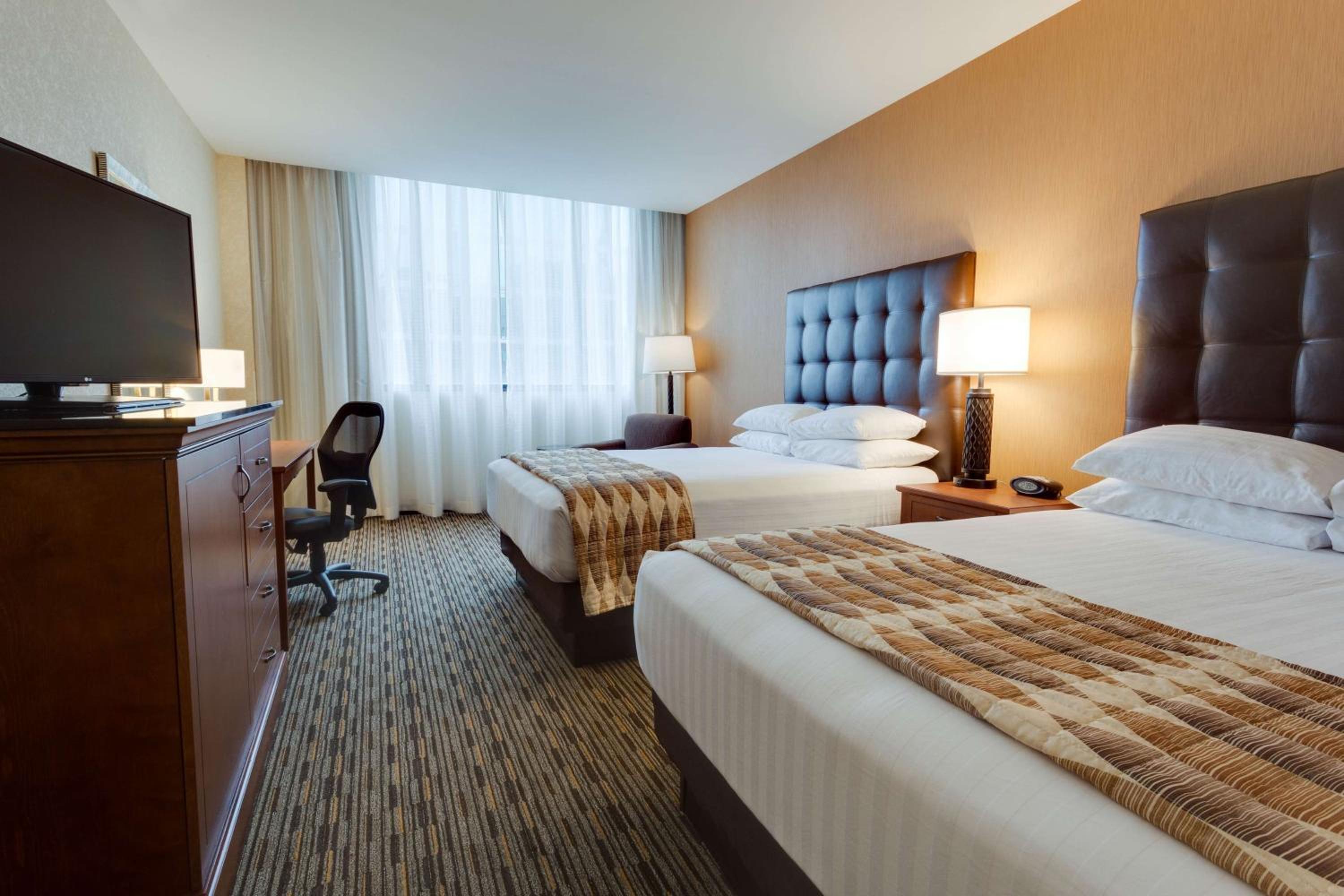 Deluxe Queen Room with Two Queen Beds - Photo 2