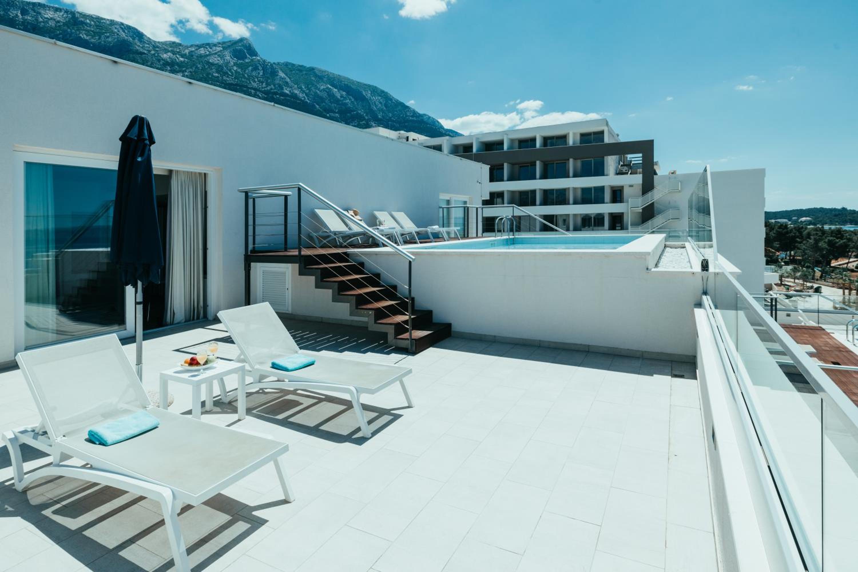 Penthouse Apartment - Photo 3