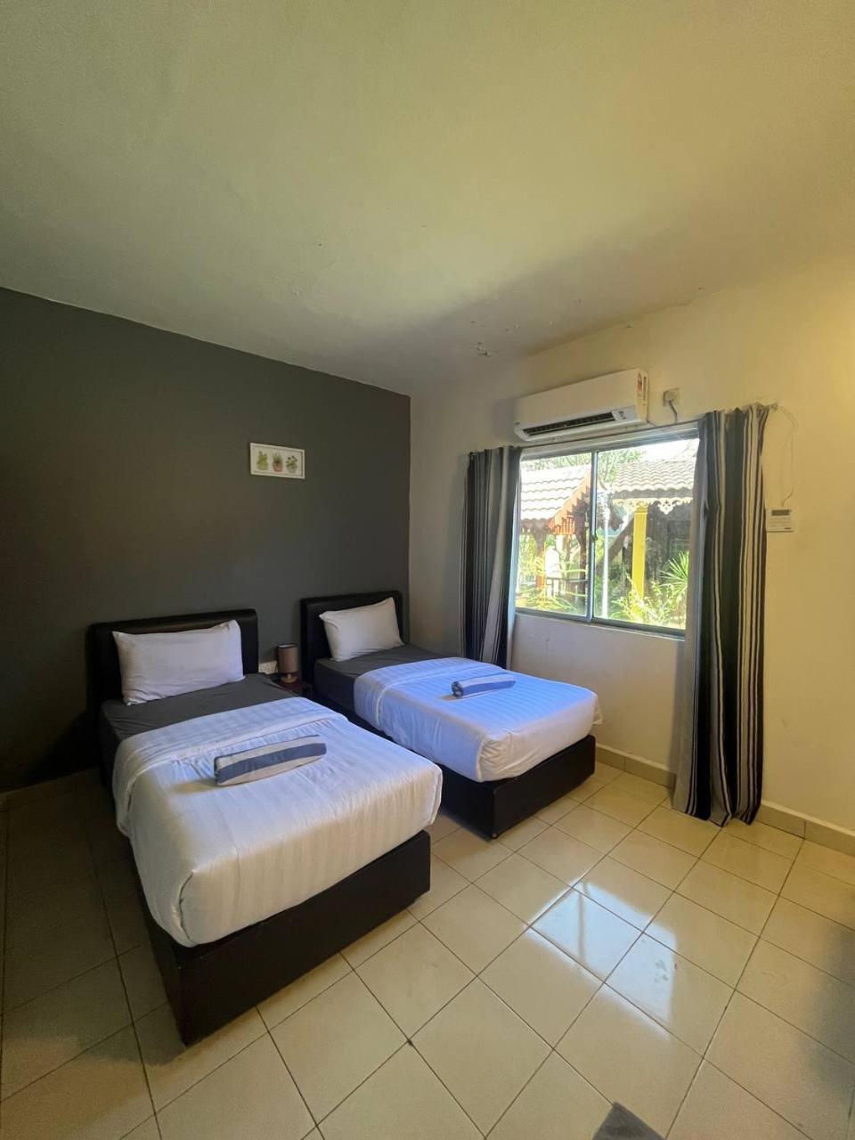 Standard Twin Room photo 3