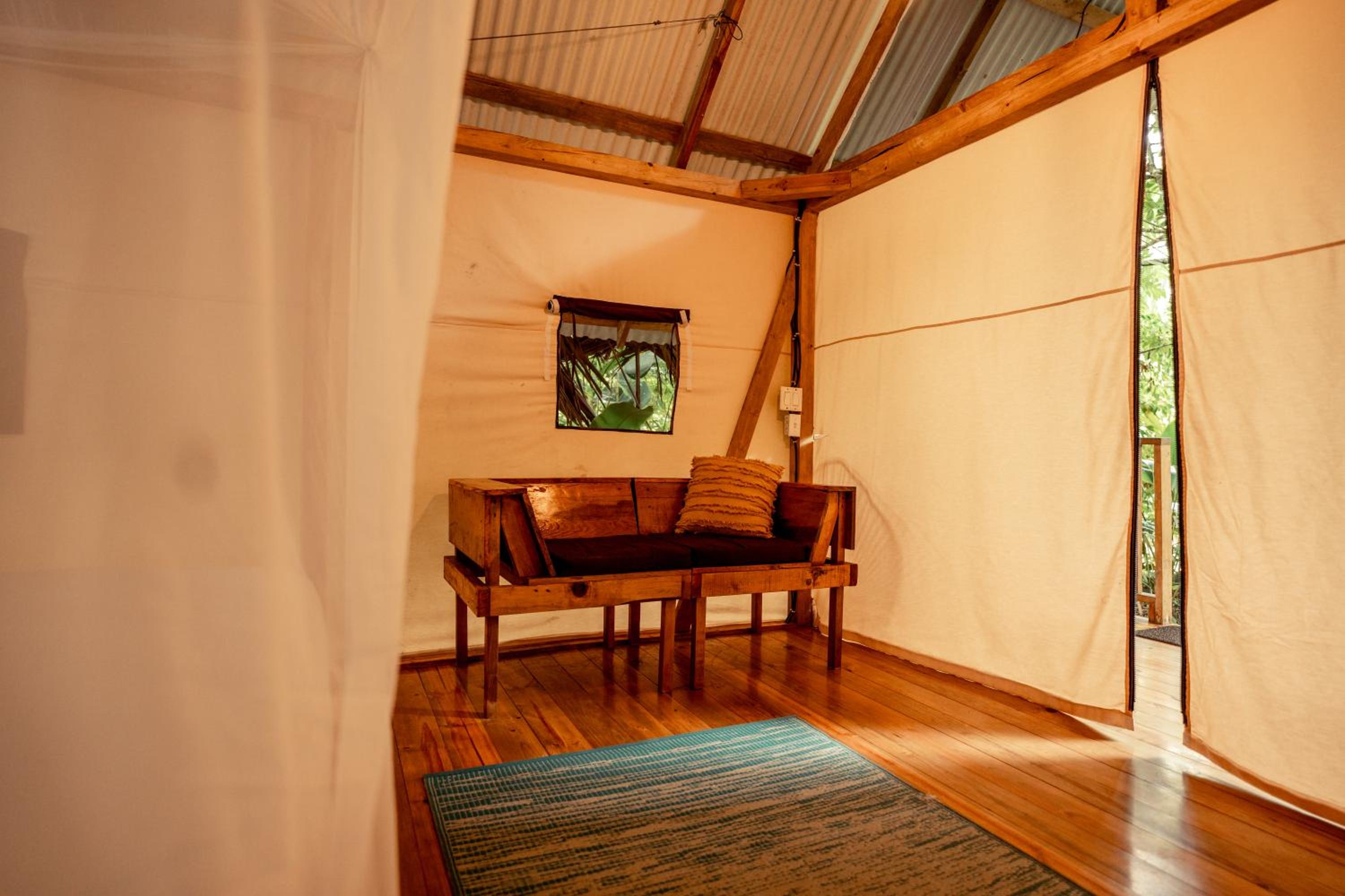 CANVAS CABIN