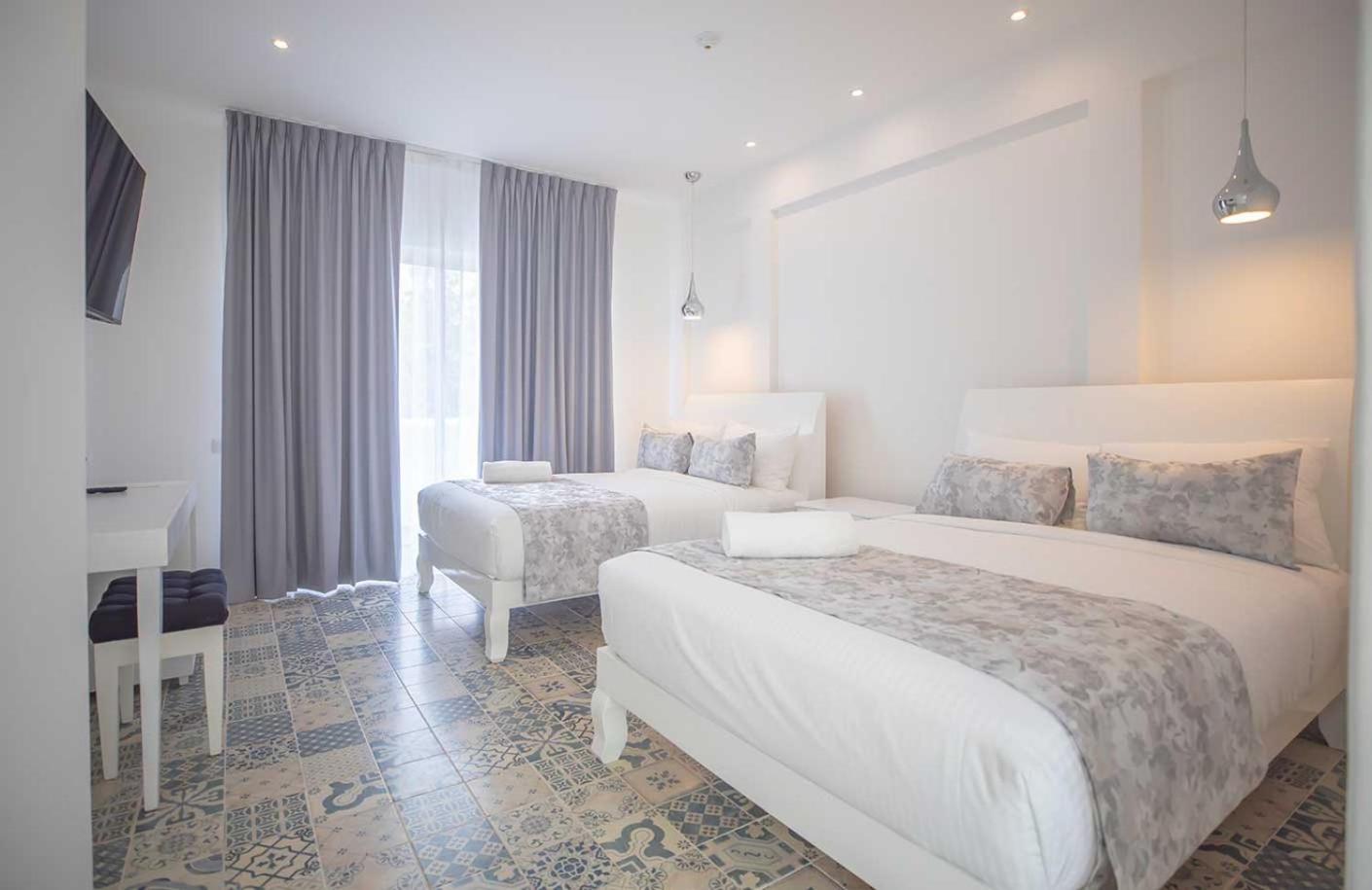 Deluxe Suite