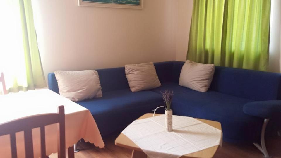 Apartment photo 2