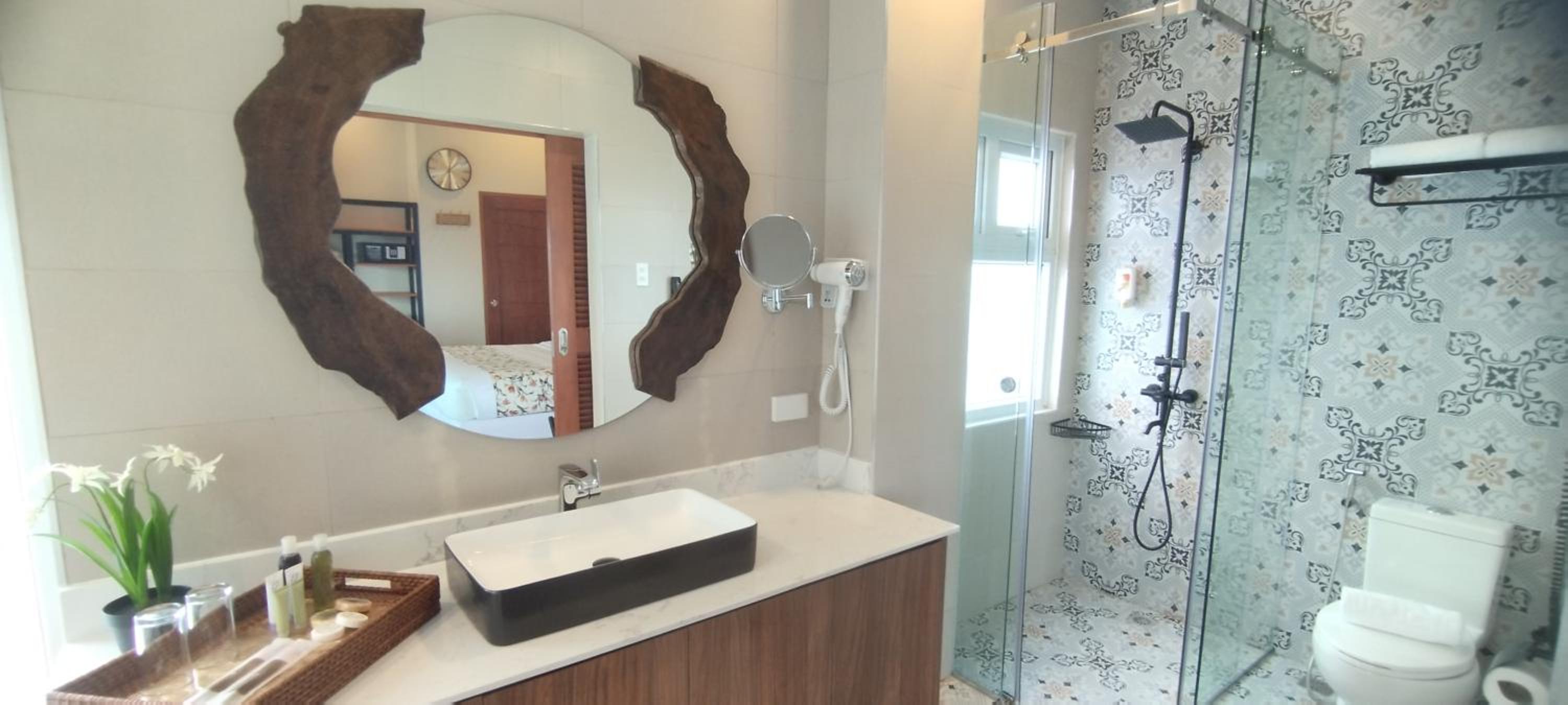 Lodge Suite - Photo 9