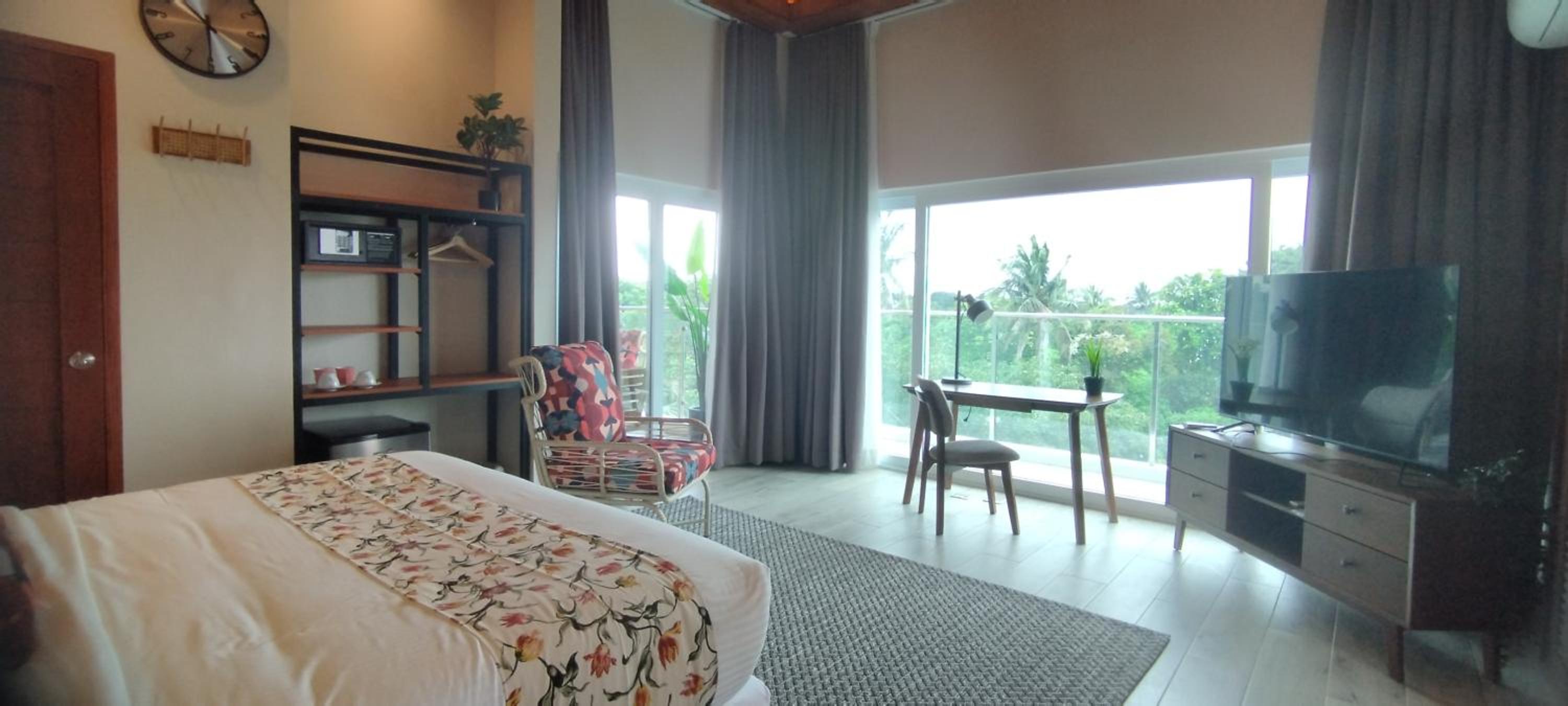 Lodge Suite - Photo 10