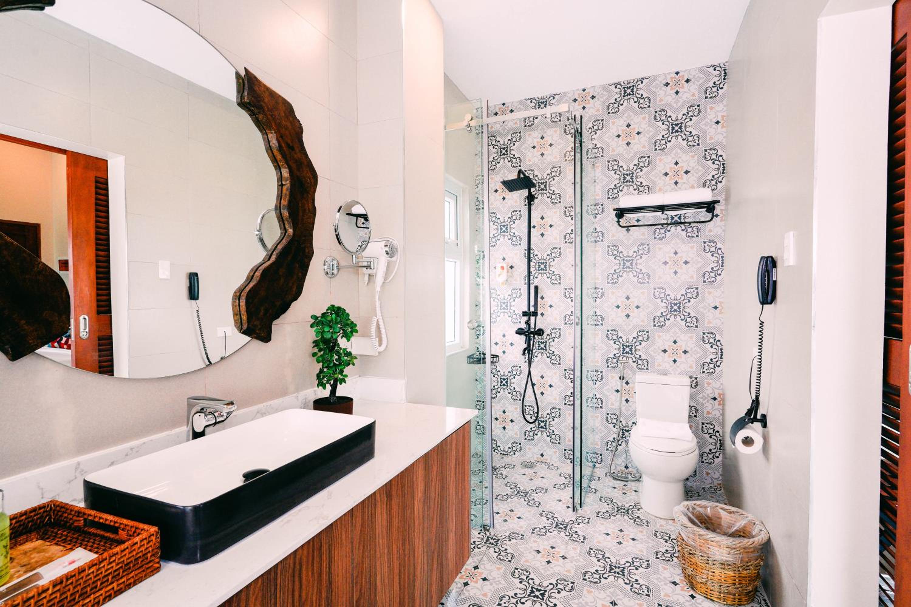 Lodge Suite - Photo 13