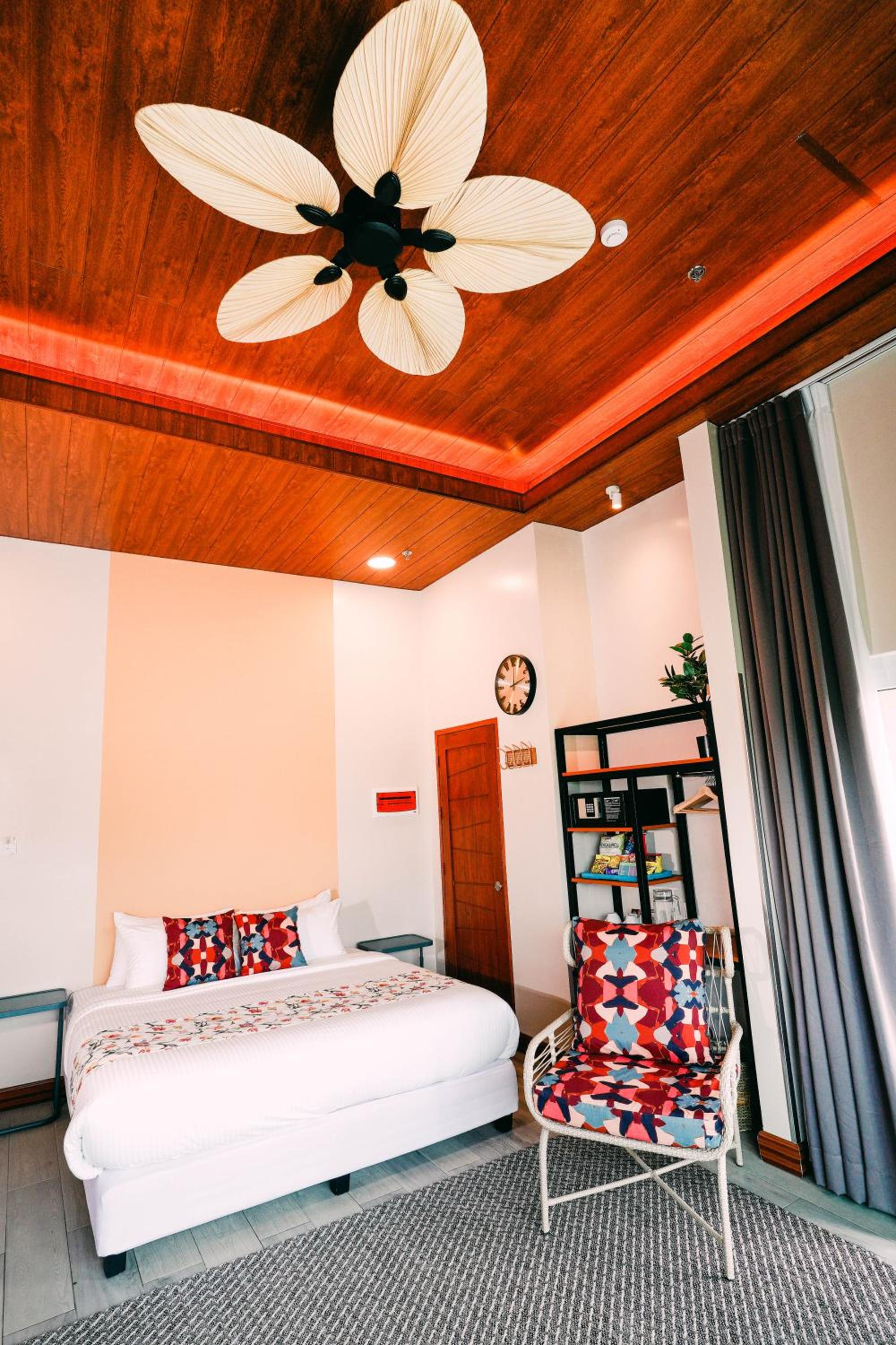 Lodge Suite - Photo 15