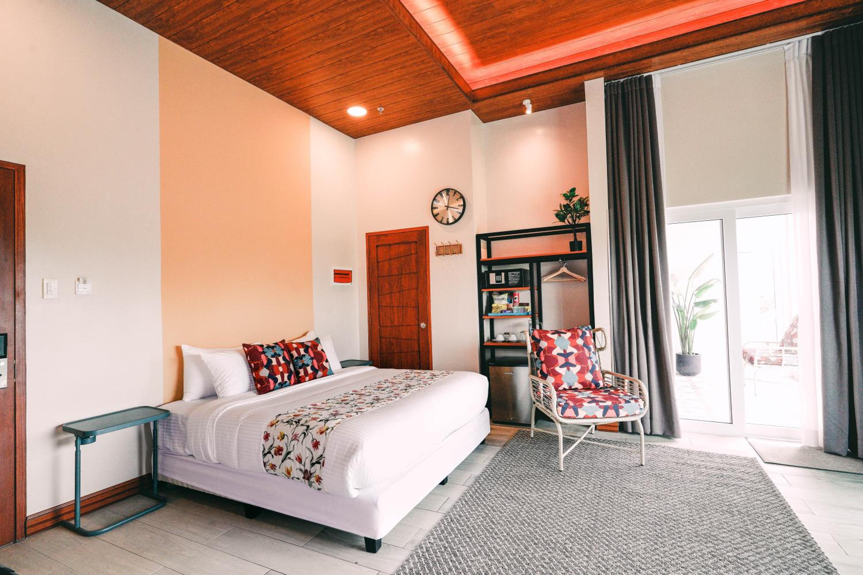 Lodge Suite - Photo 16