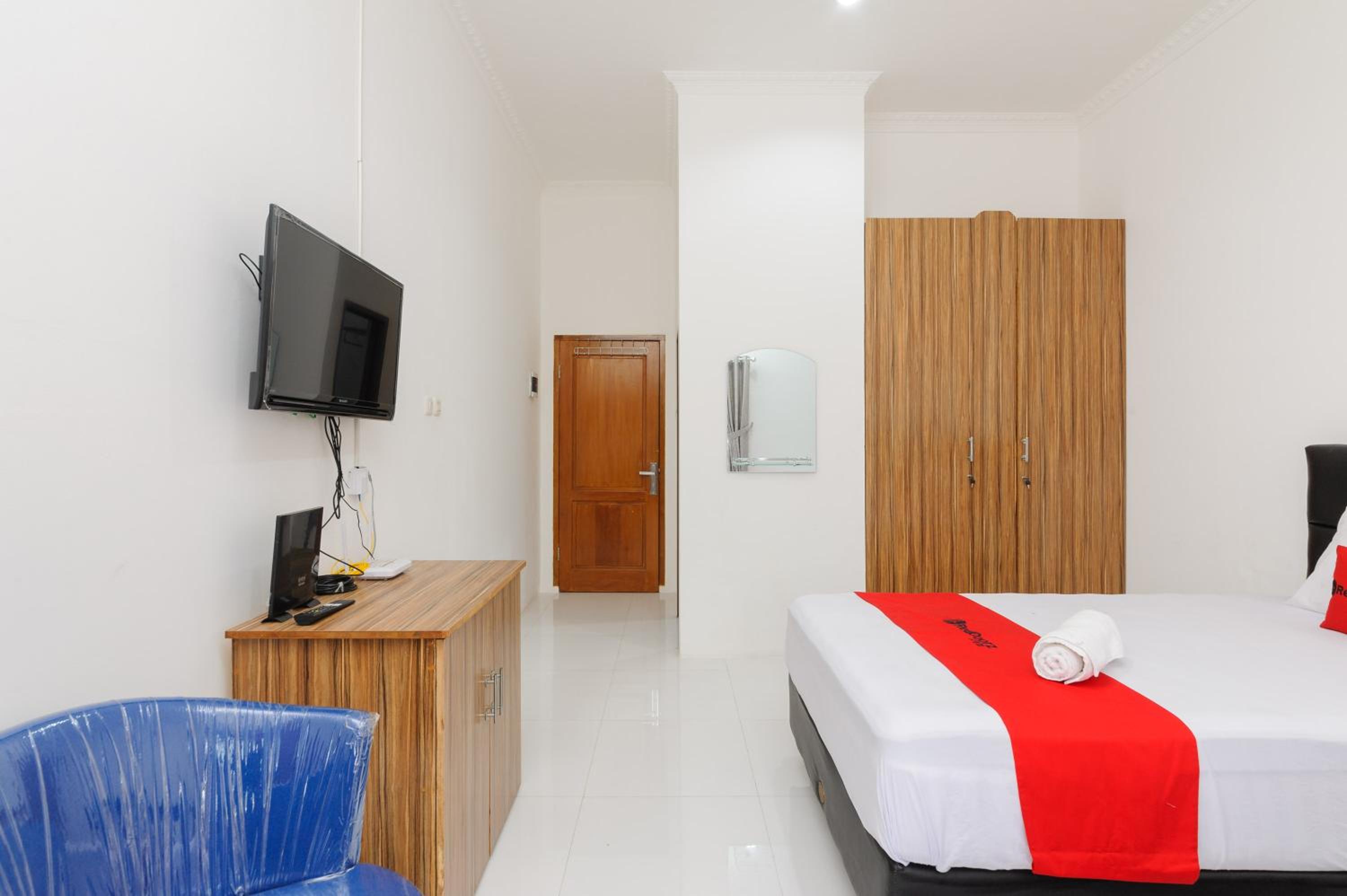Standard Twin Room - Photo 3