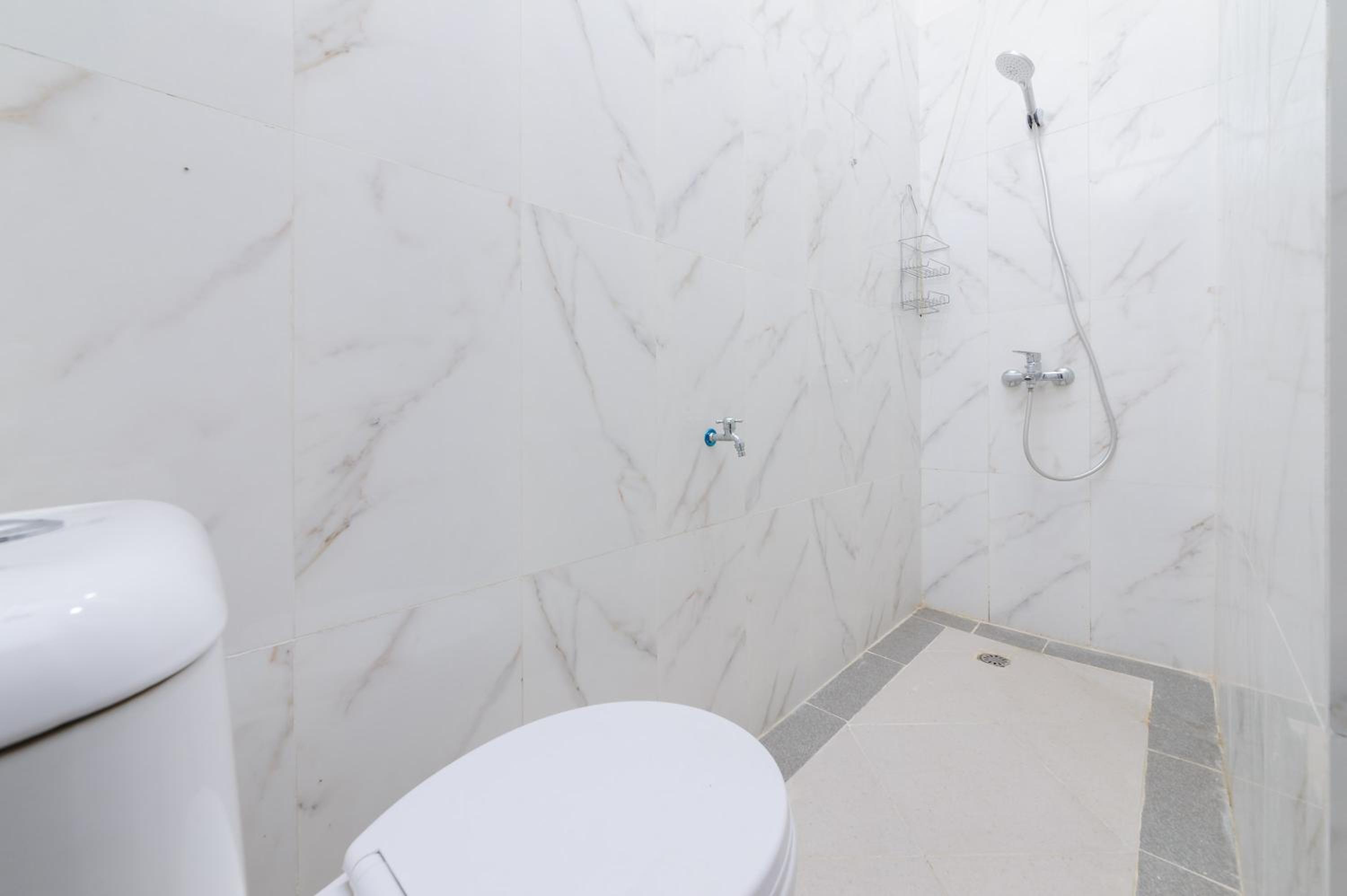 Standard Twin Room - Photo 6