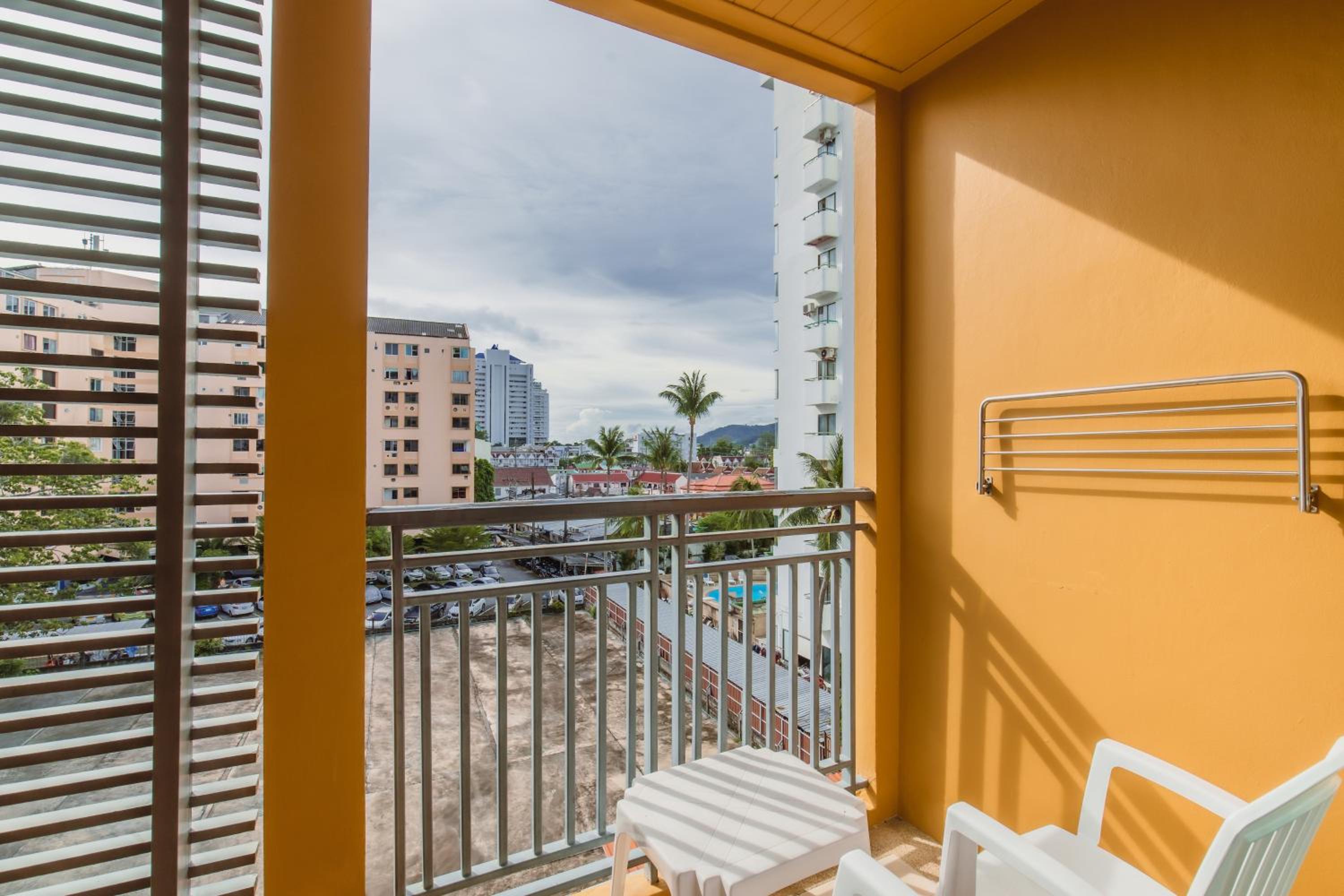 Deluxe Suite King - City View
