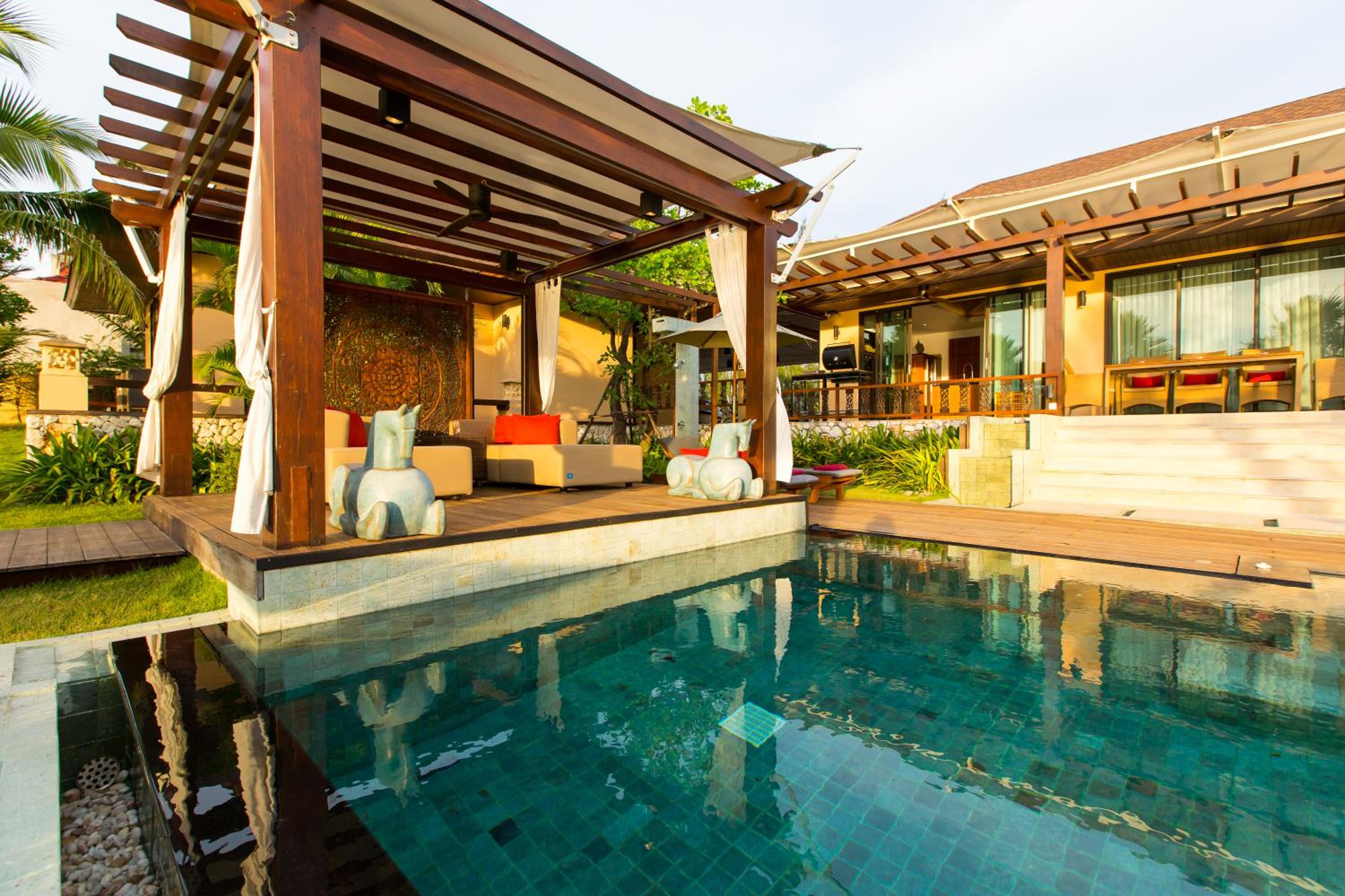 Three-Bedroom Villa with Private Pool photo 3
