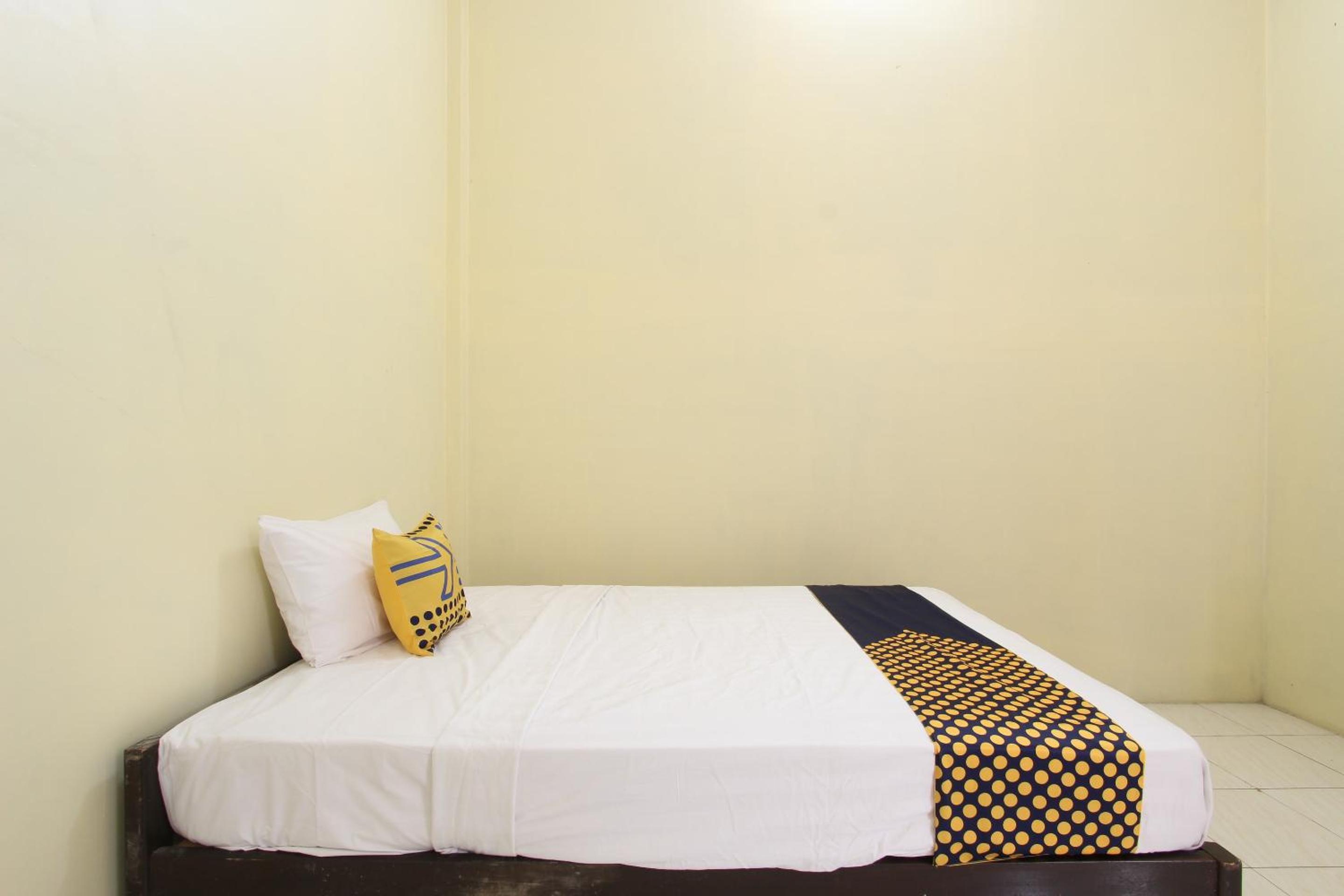 Small Single Room photo 2