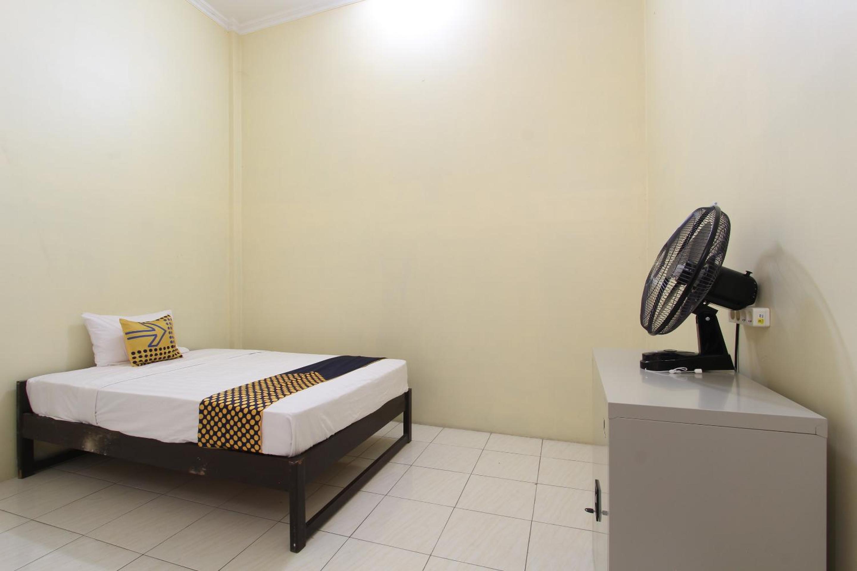 Small Single Room photo 1
