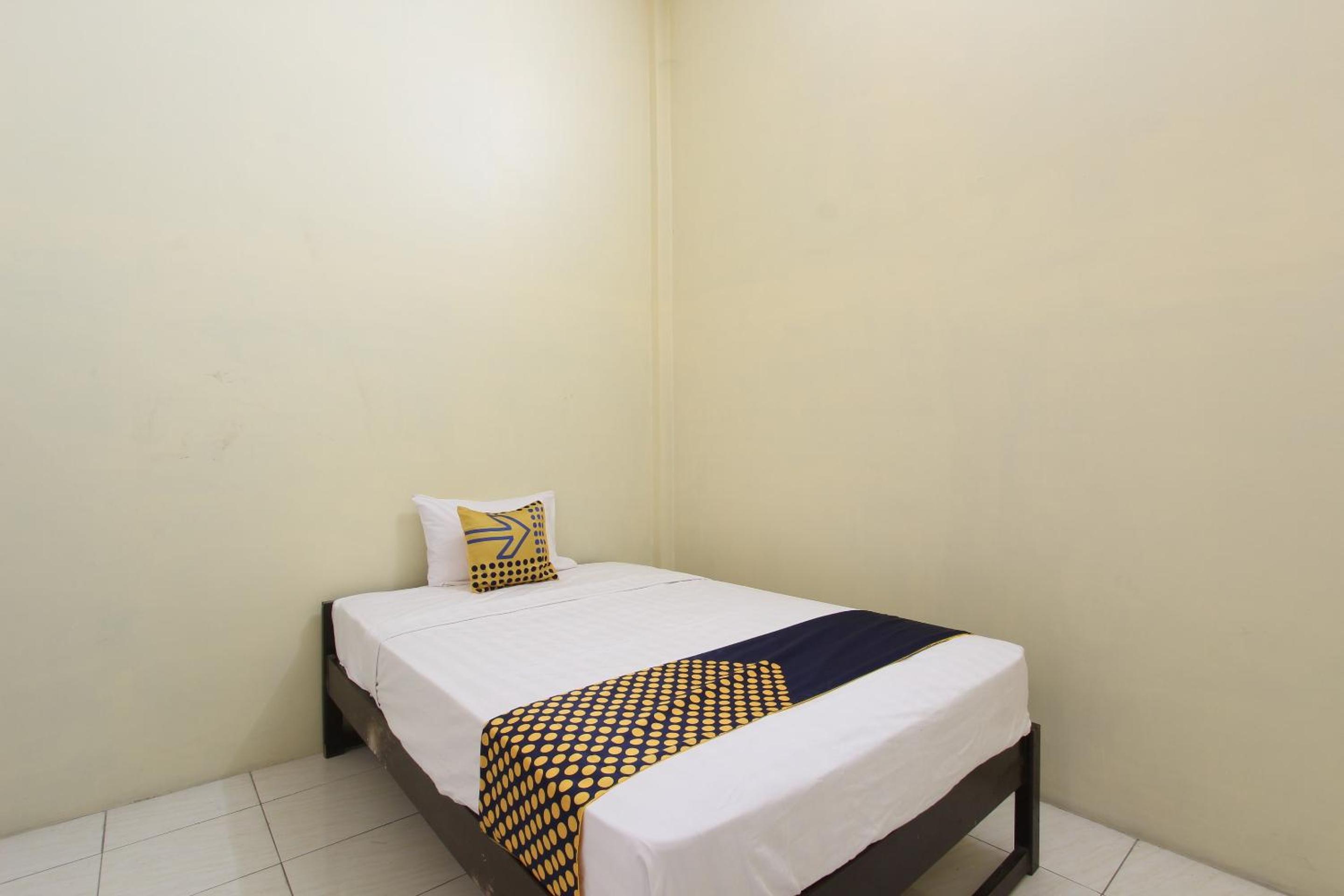 Small Single Room photo 3