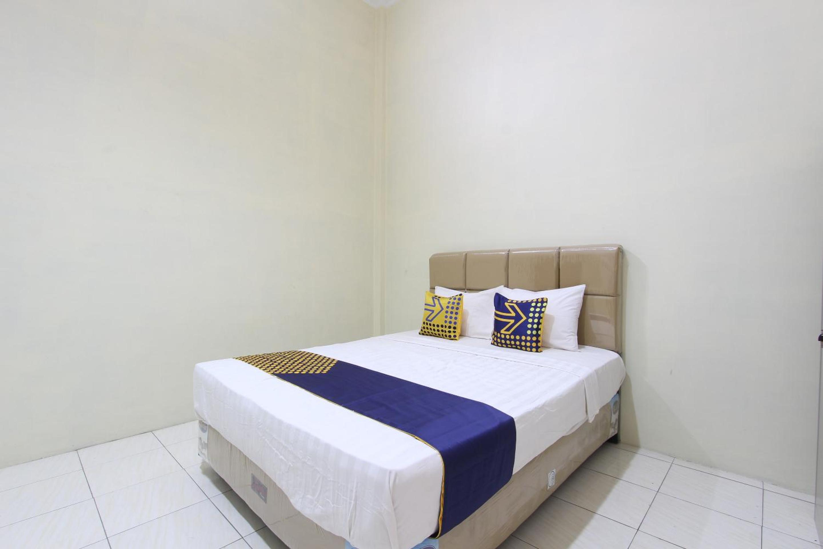 Budget Double Room photo 1