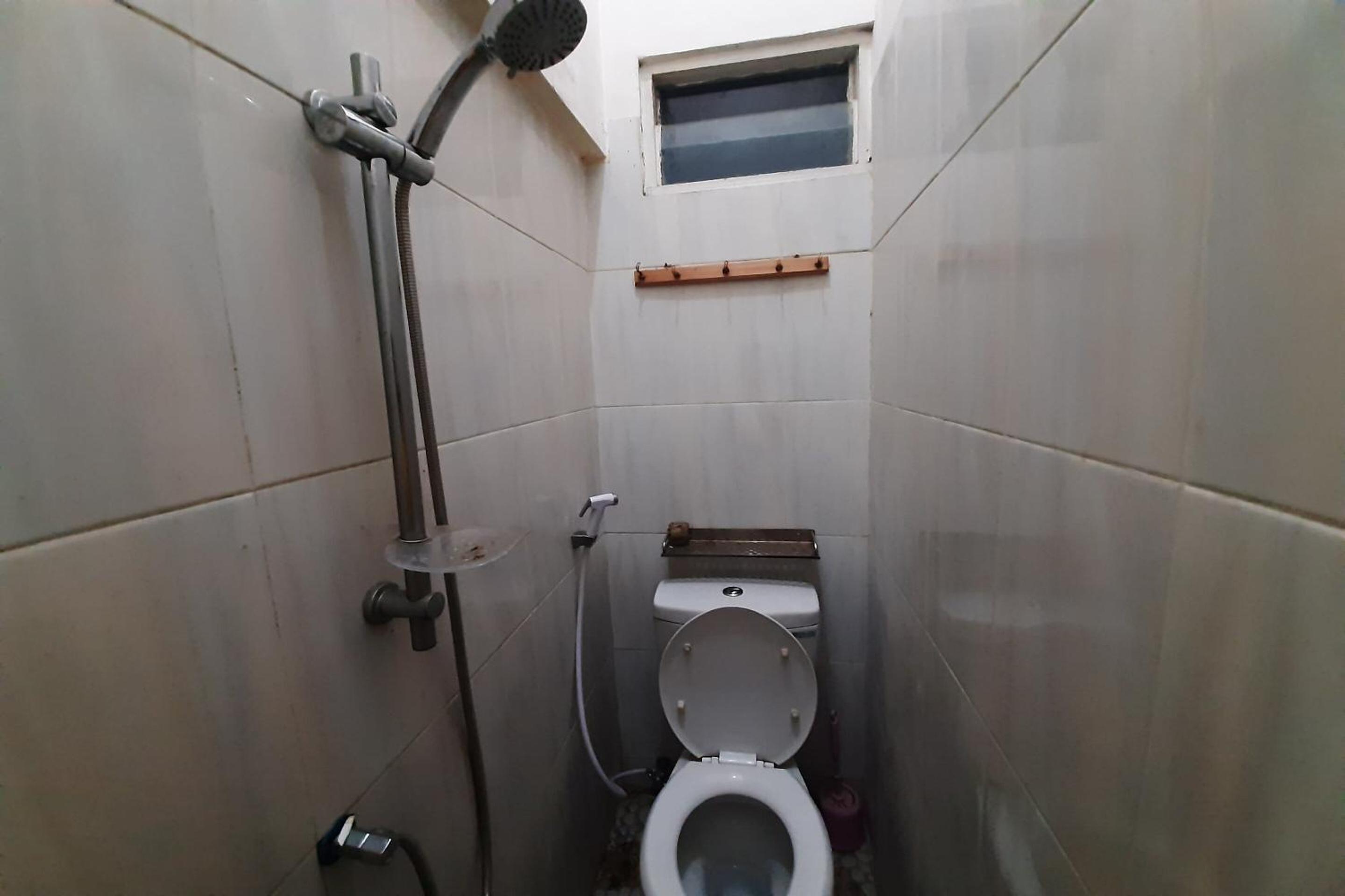 Budget Double Room photo 3