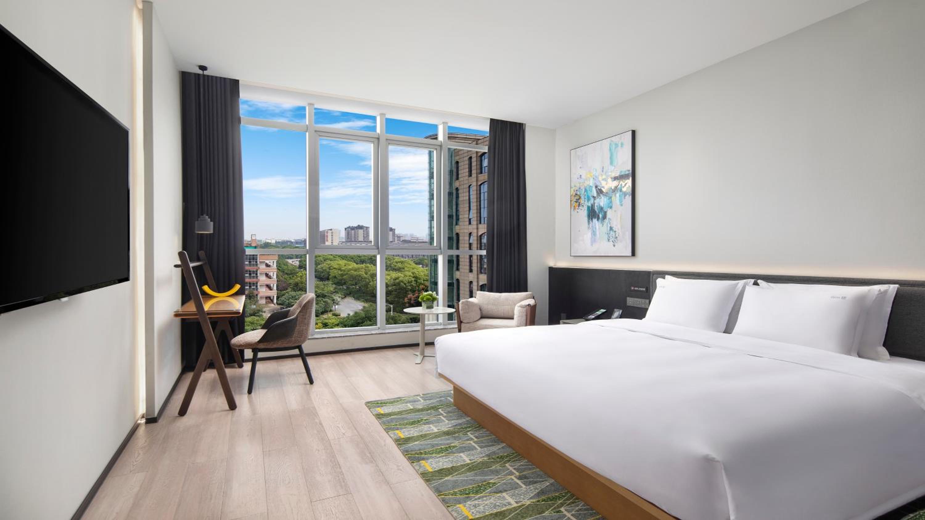 Standard King Room photo 2
