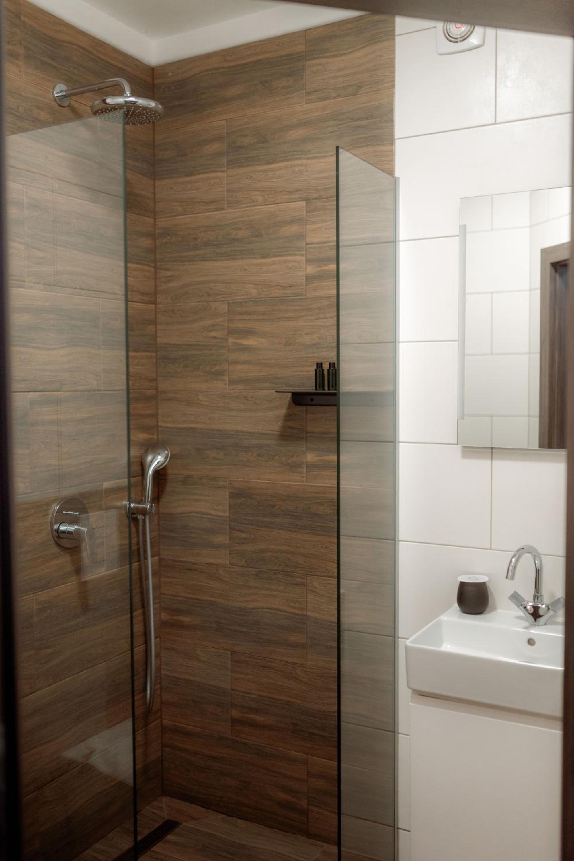 Superior Triple Room - Photo 13