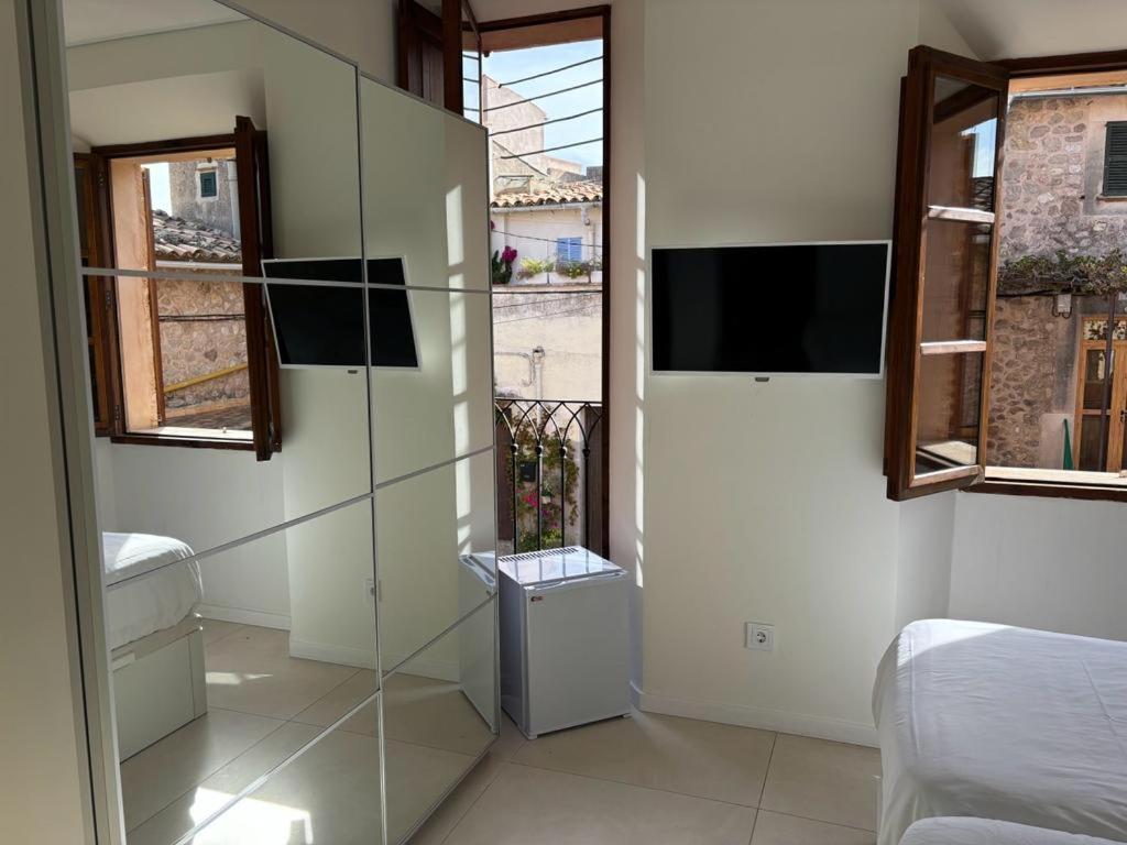 Twin Room With City View photo 2