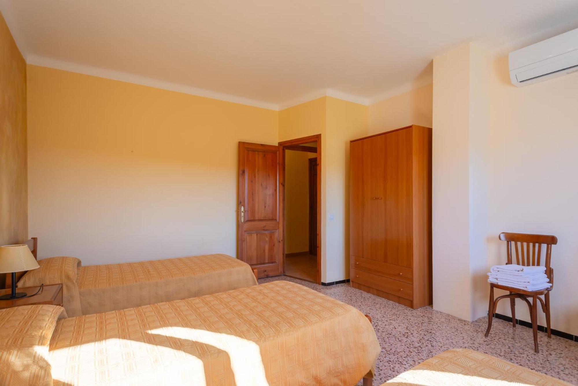 Casa de cuatro habitaciones