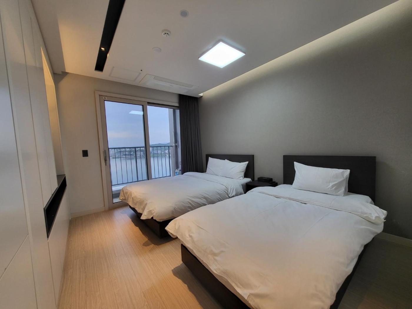 Deluxe Twin Room - Photo 3