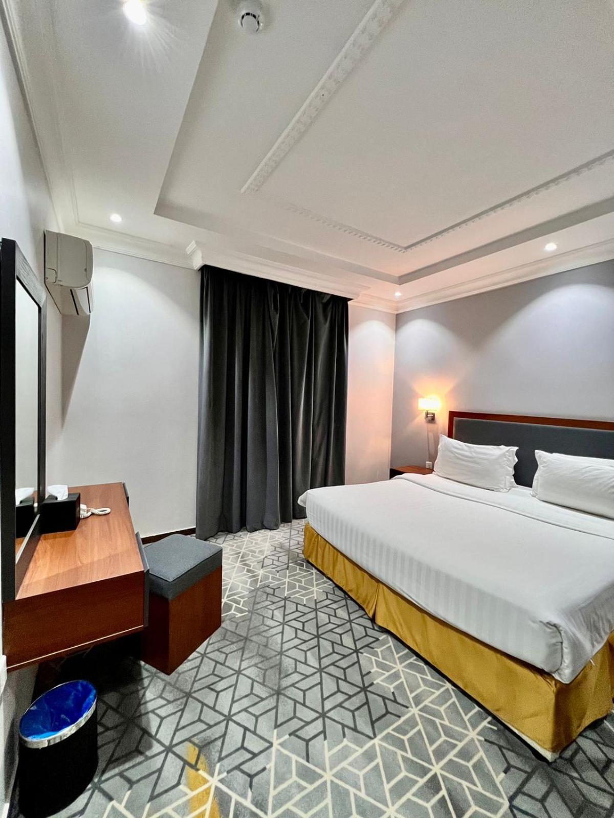 Deluxe Room with Jacuzzi