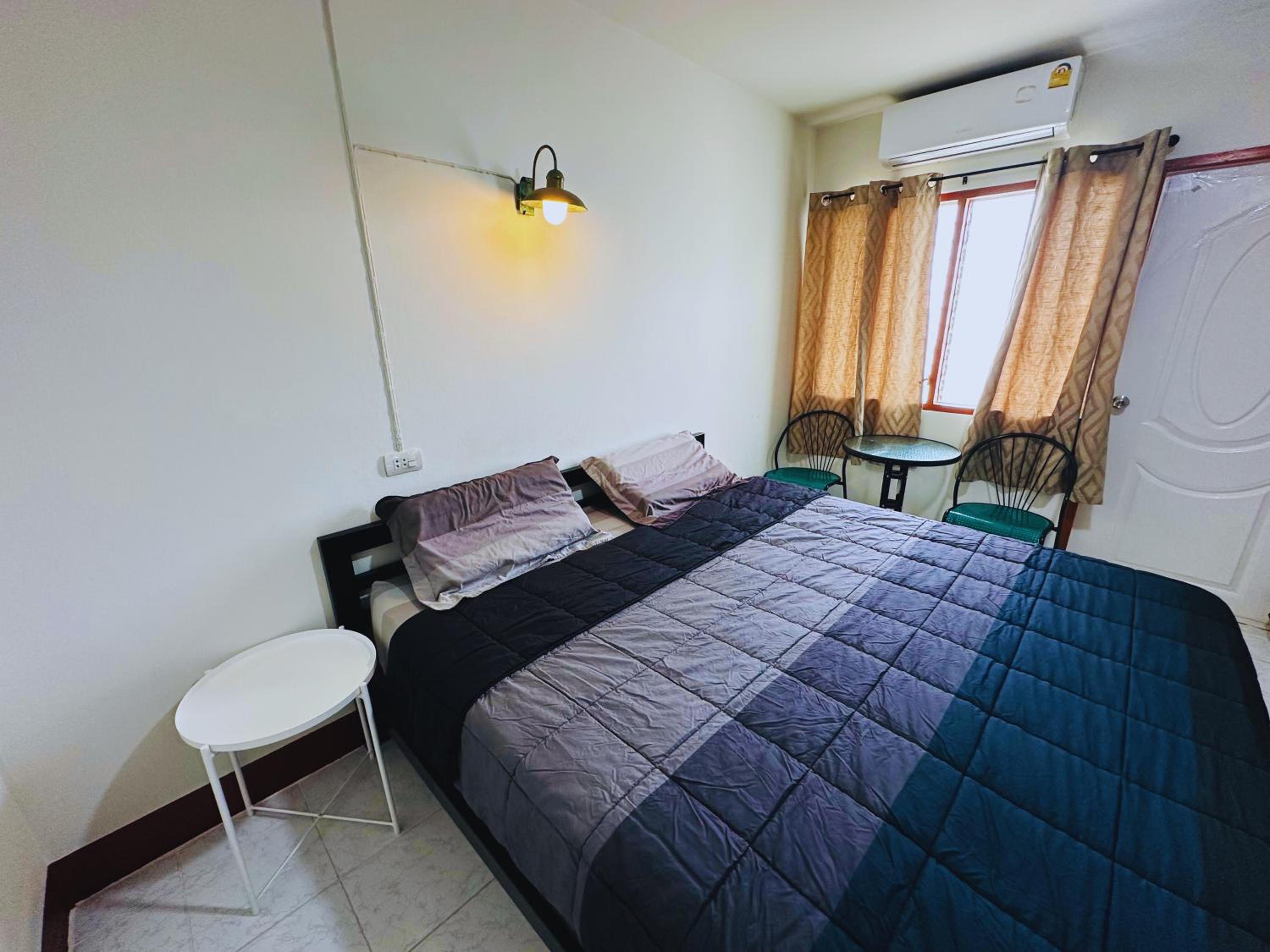 Studio Apartment with Balcony