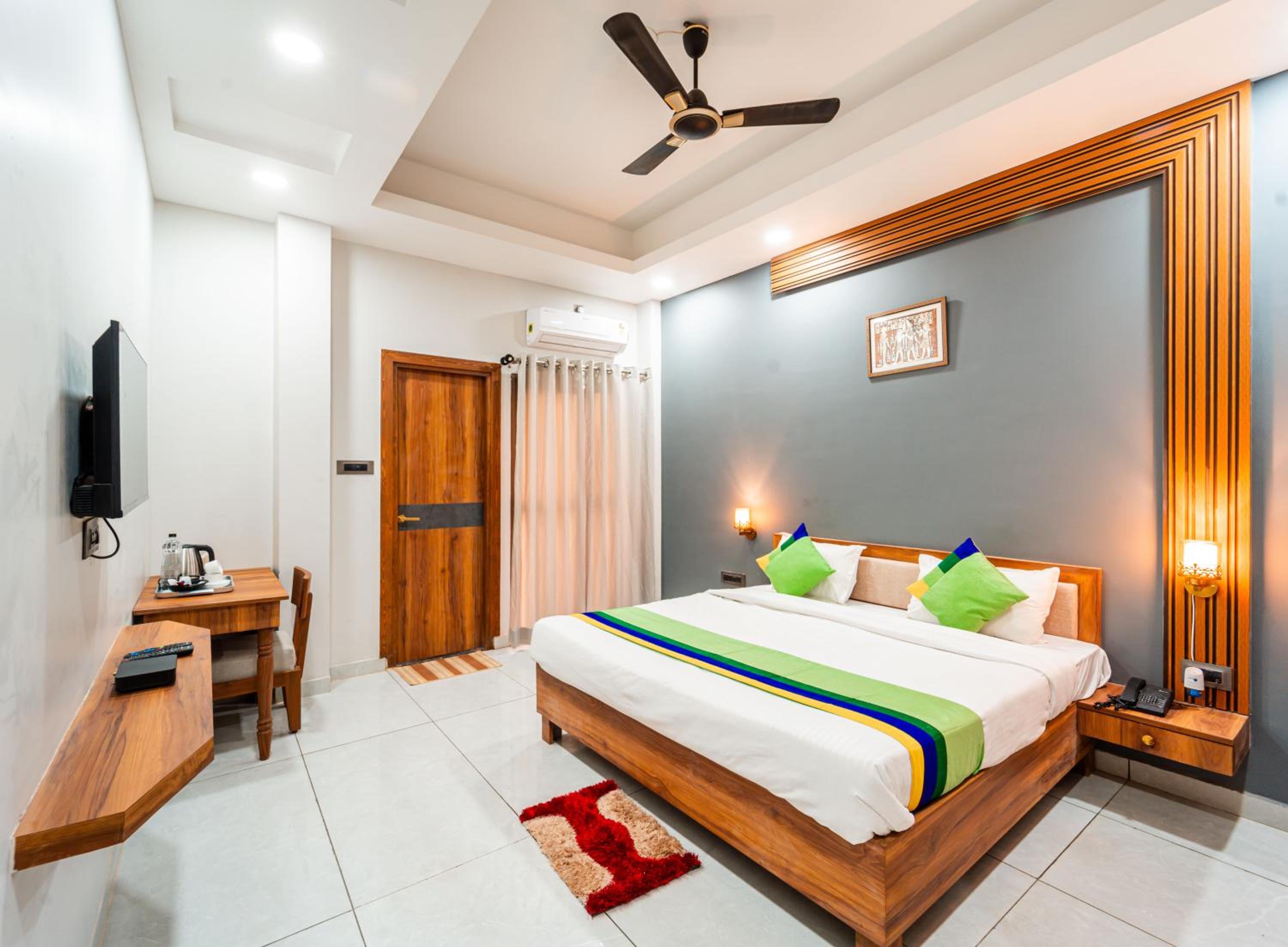 Deluxe Family Room
