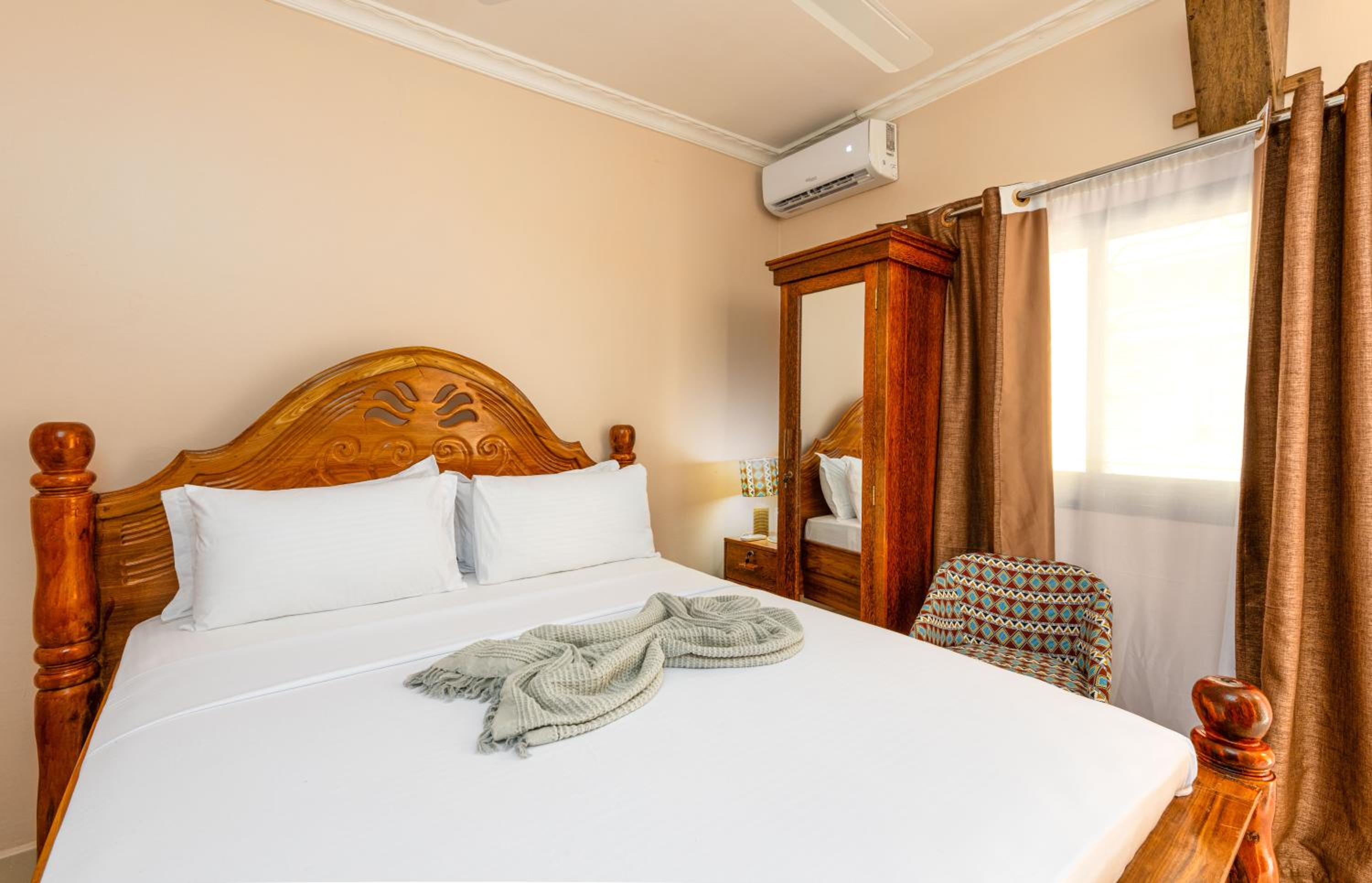 Budget Double Room photo 3