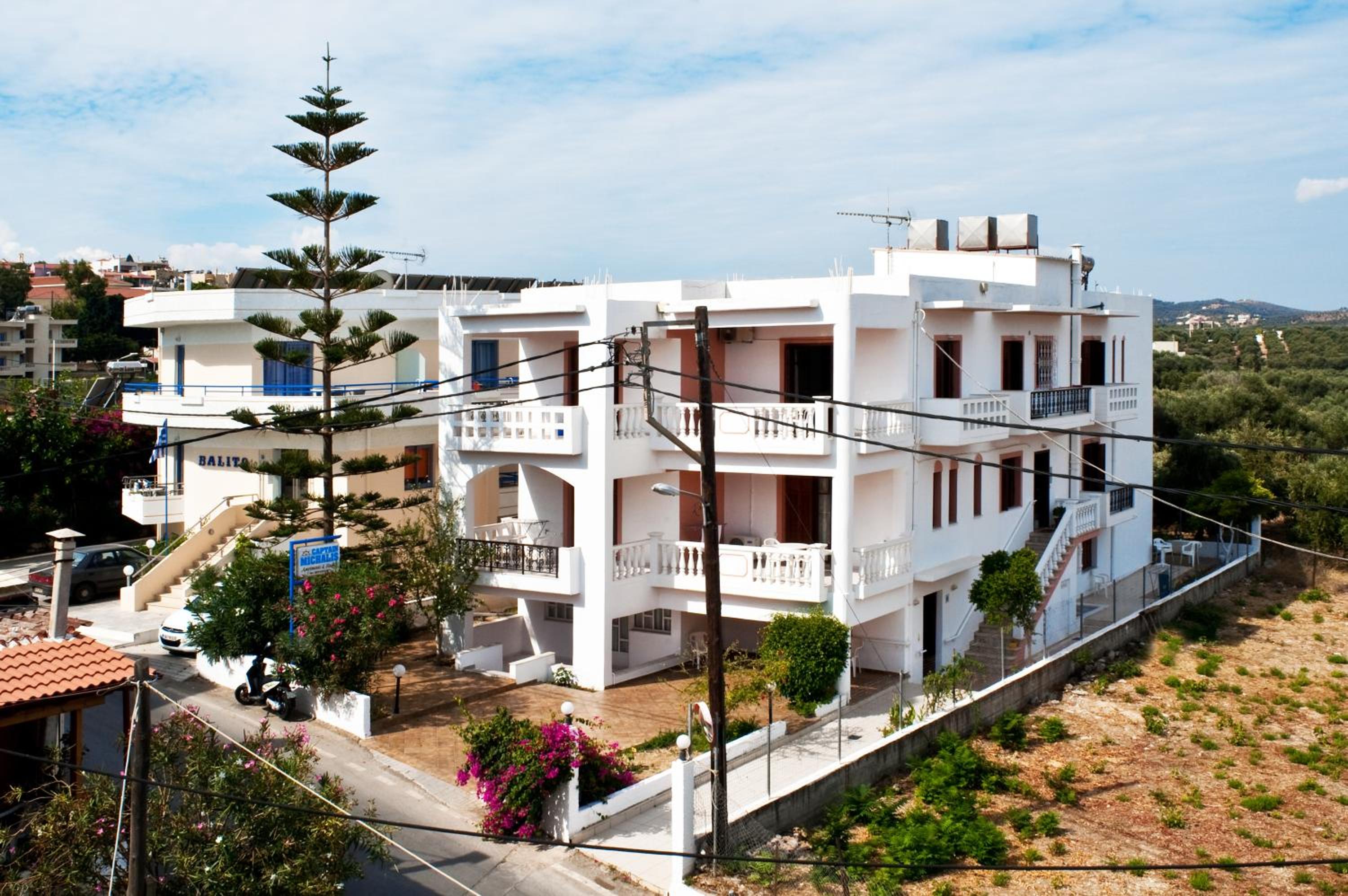 One-Bedroom Apartment with View photo 2