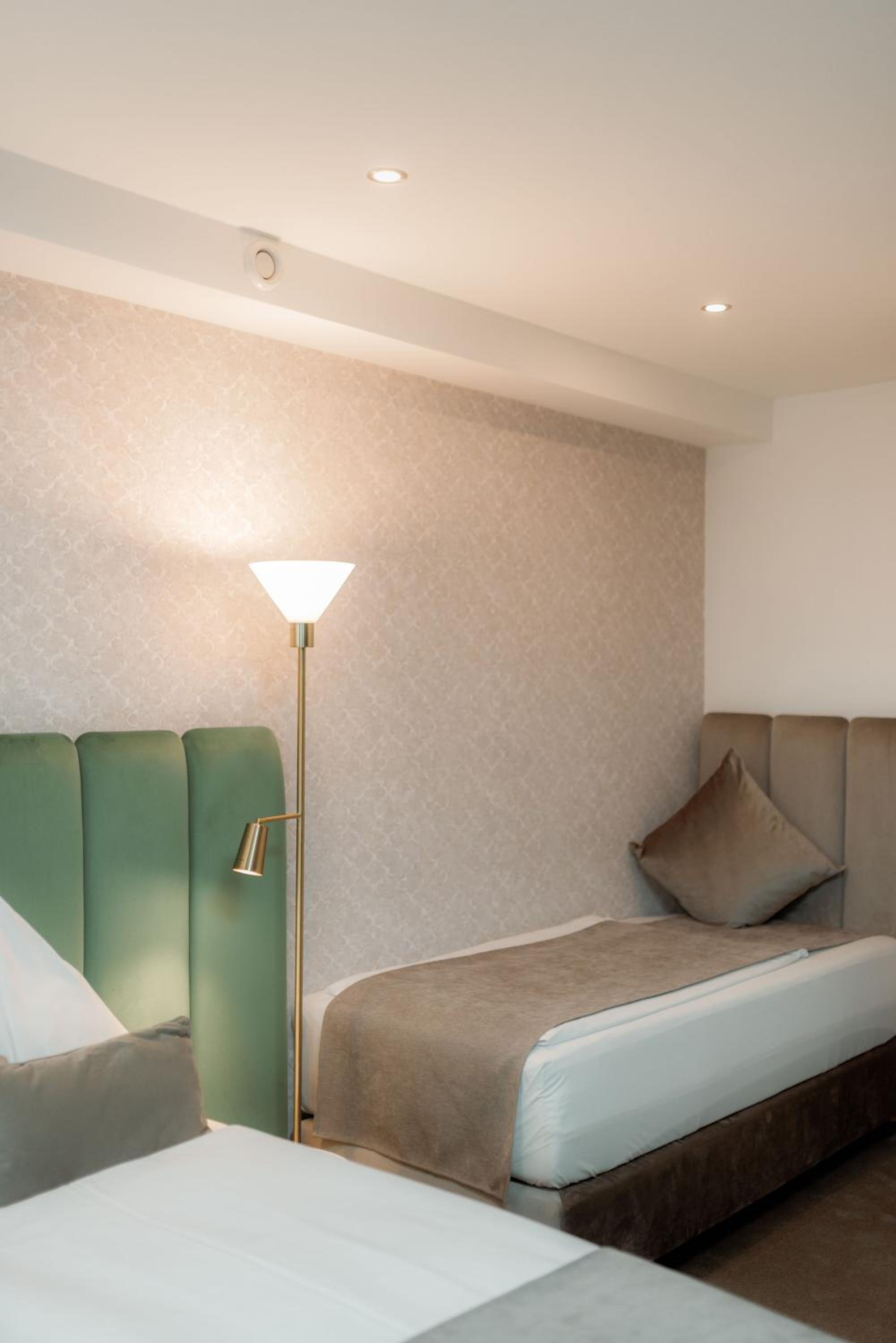 Economy Double Room - Photo 4