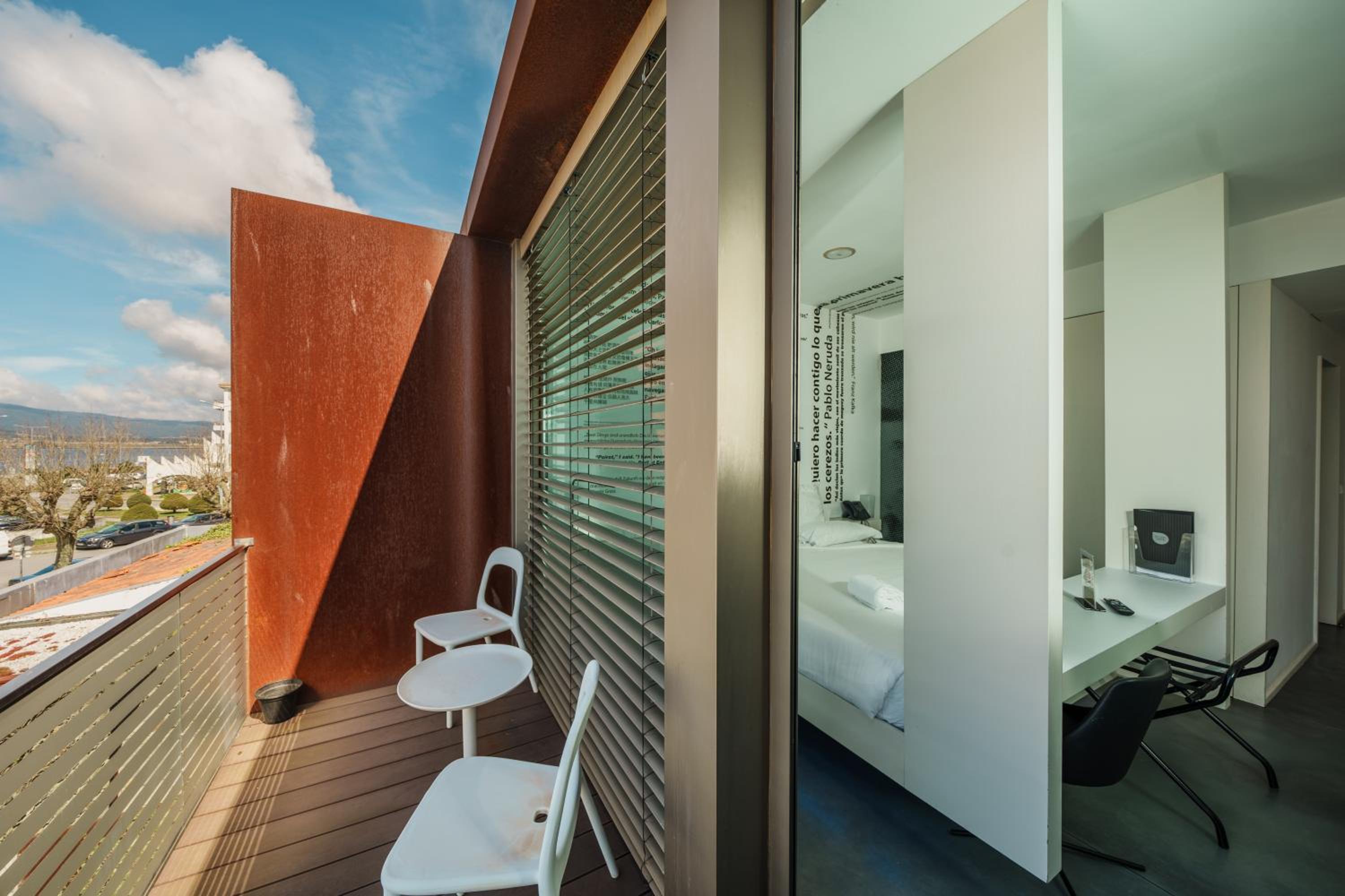 Premium Double Room - Photo 12