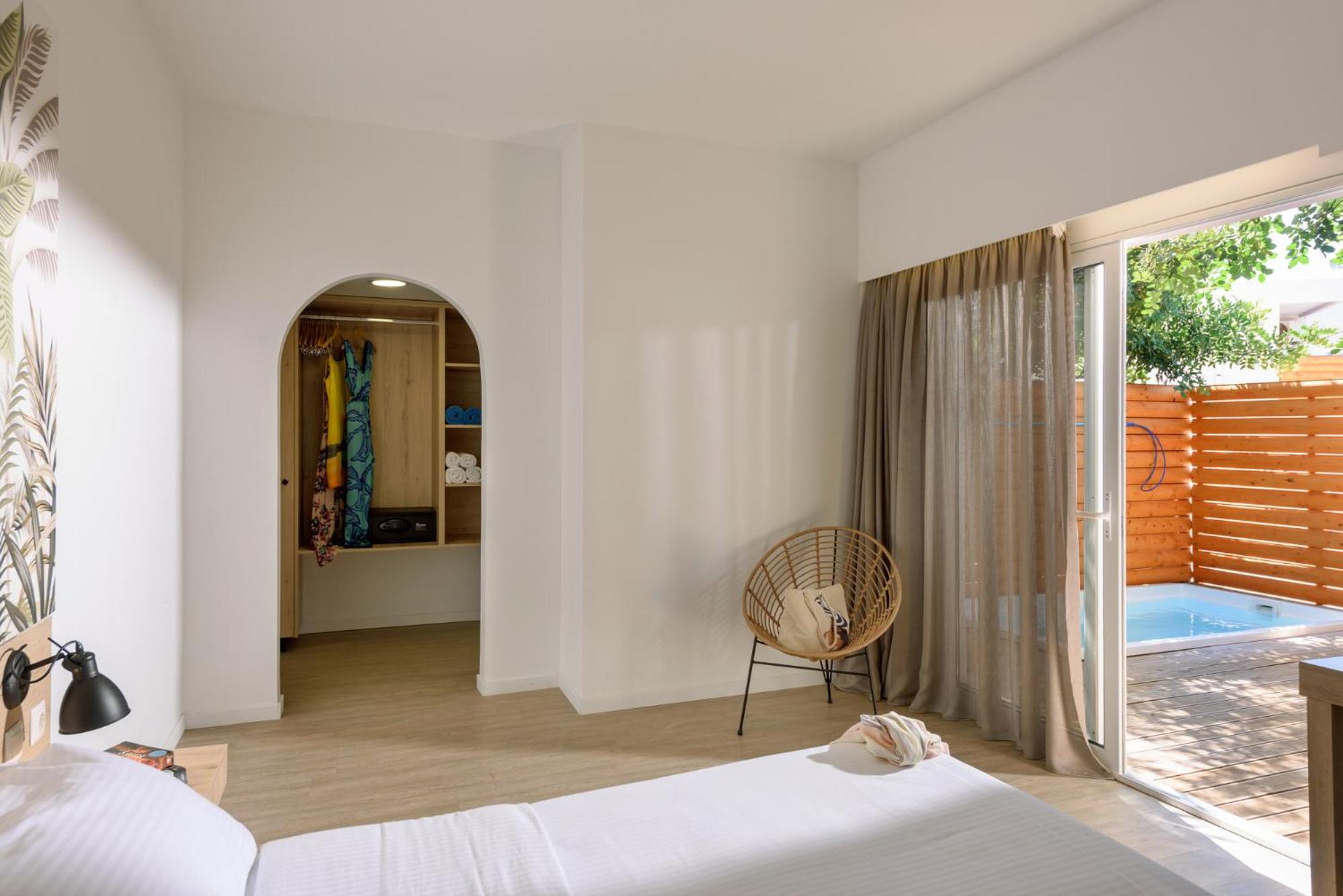 Superior Double Room with Plunge Pool