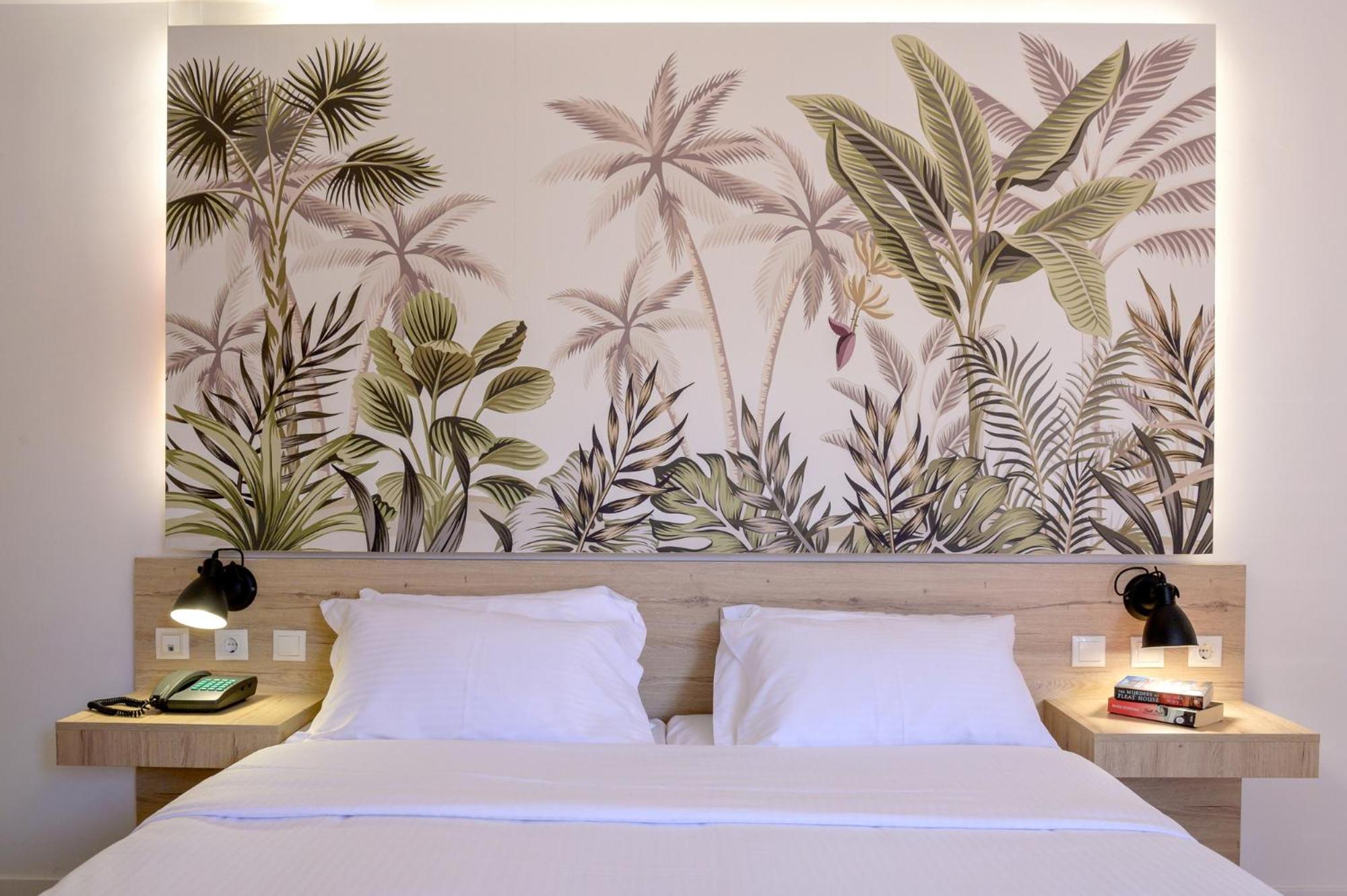 Superior Double Room with Plunge Pool thumbnail 6
