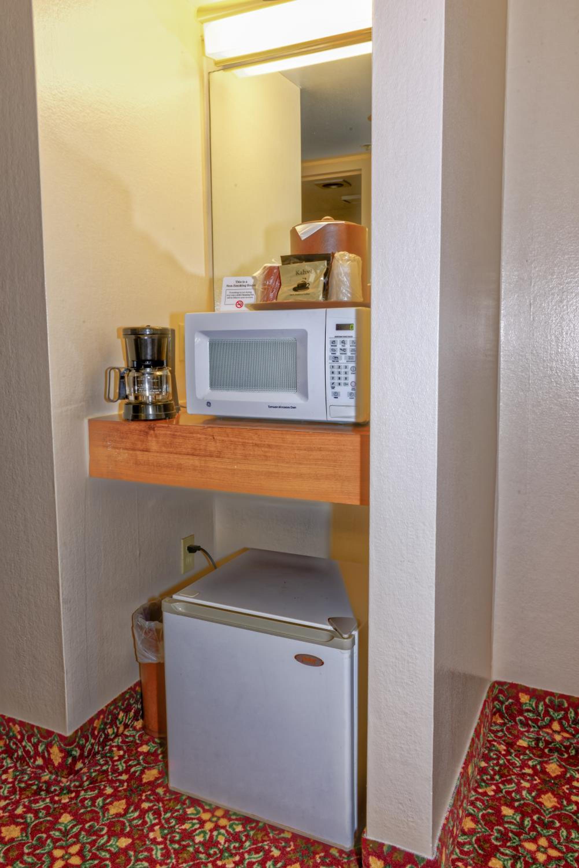 Standard Double Room with Two Double  Beds - Non Smoking photo 2