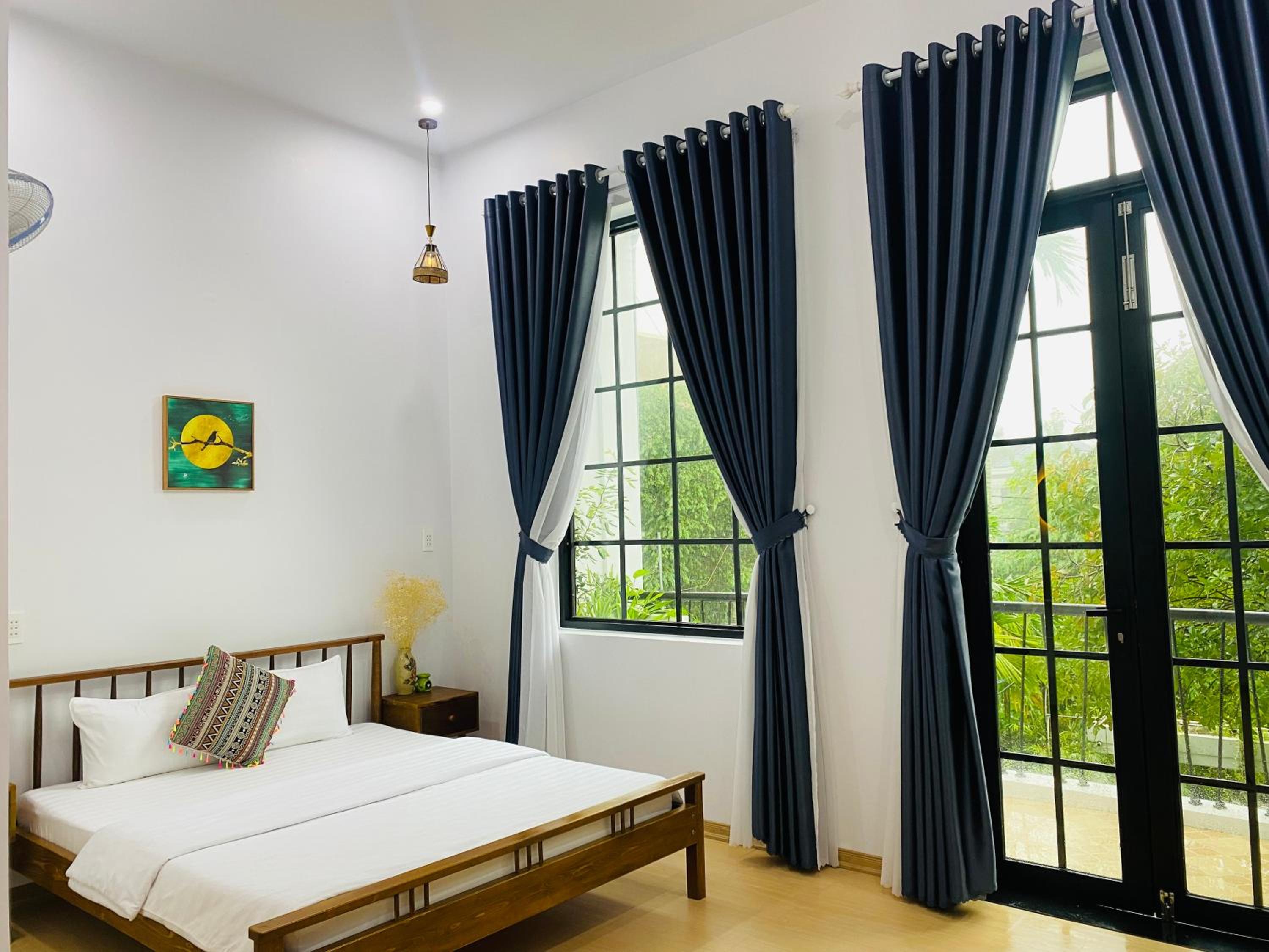Queen Room with Balcony photo 1