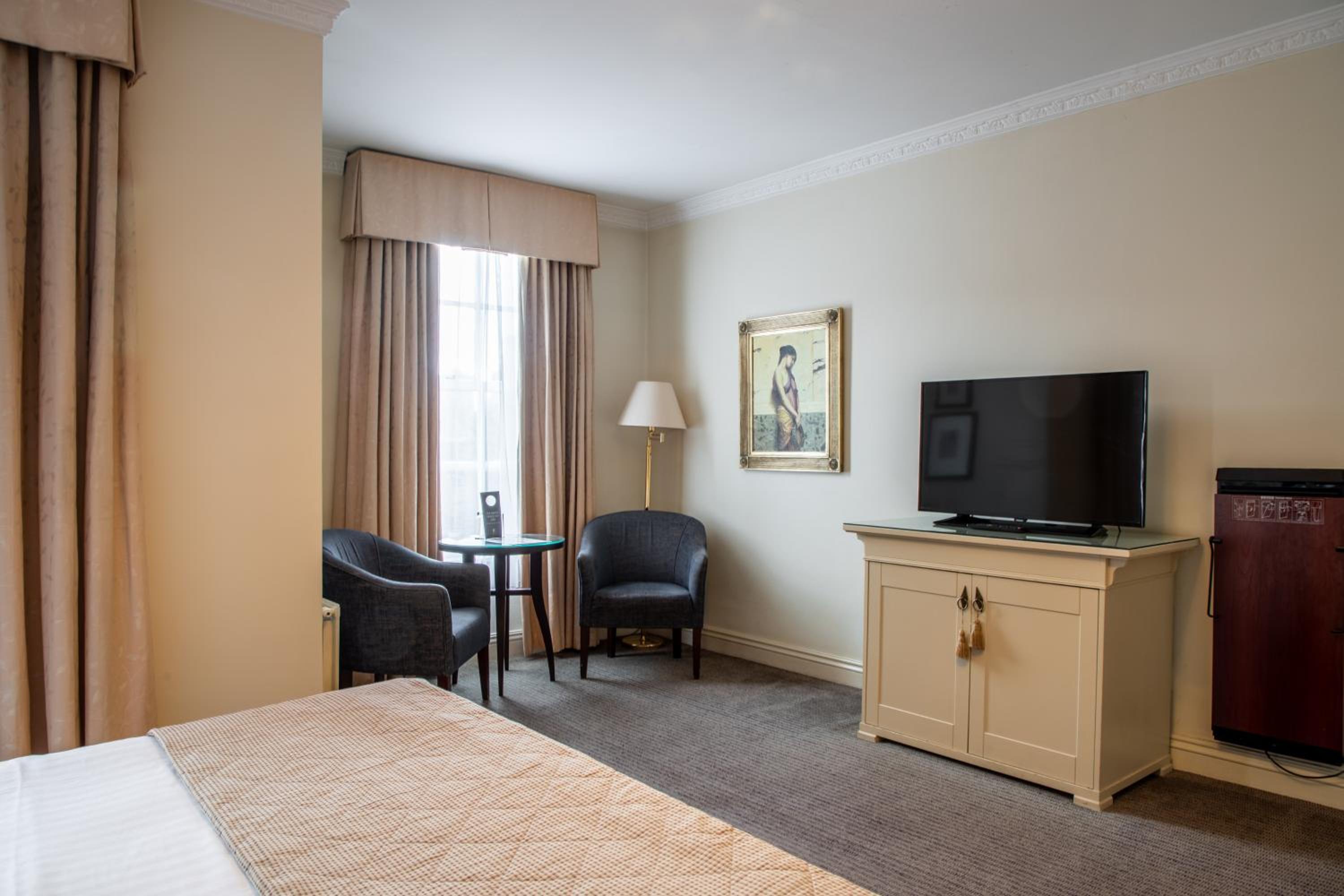 Executive Double Room - Photo 8