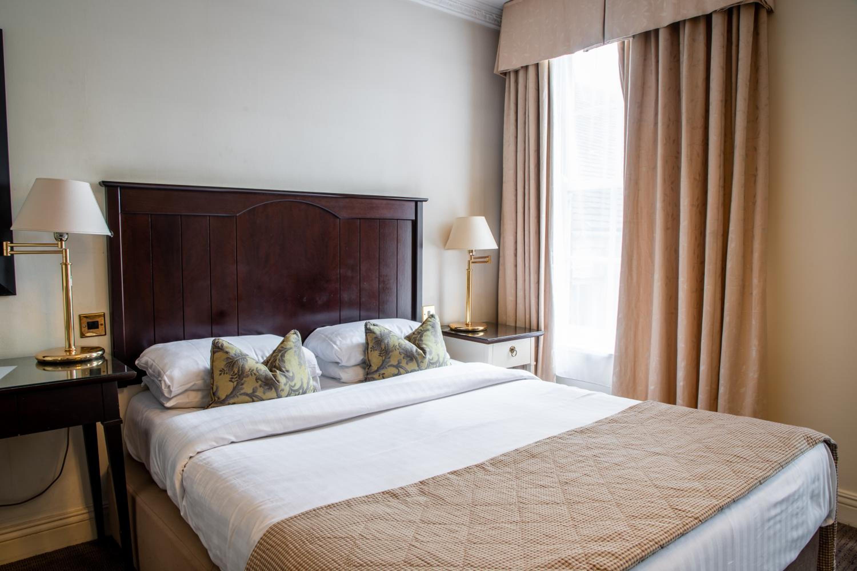 Standard  Double Room - Photo 2