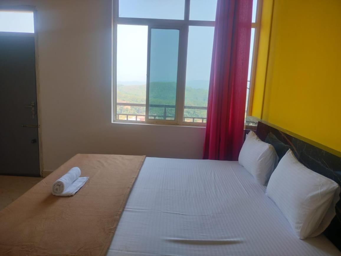 Deluxe King Room photo 2