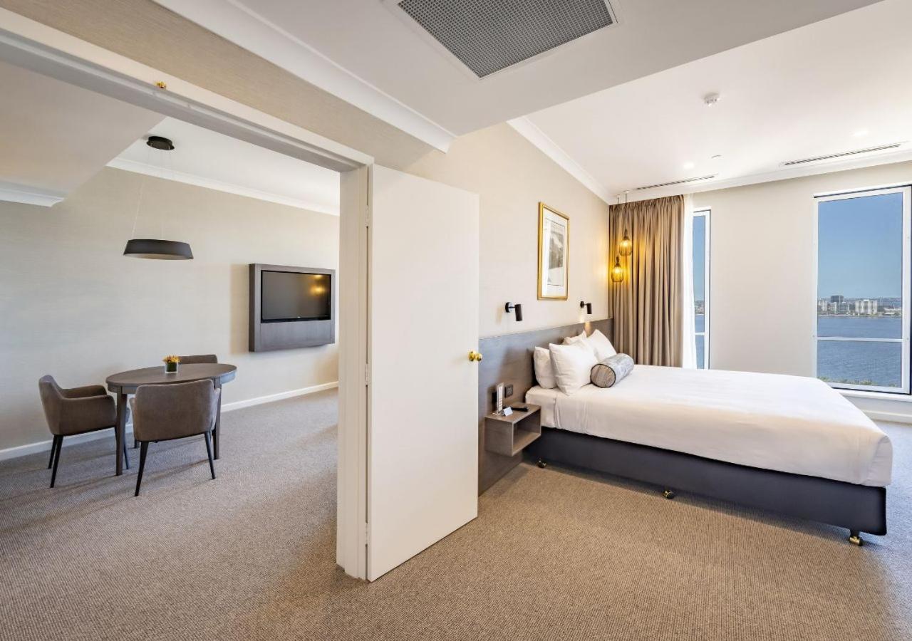 Swan River Suite thumbnail 5