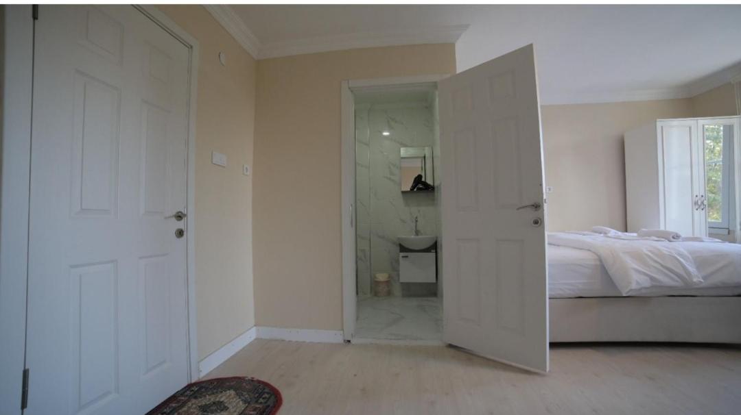 Economy Double Room photo 3