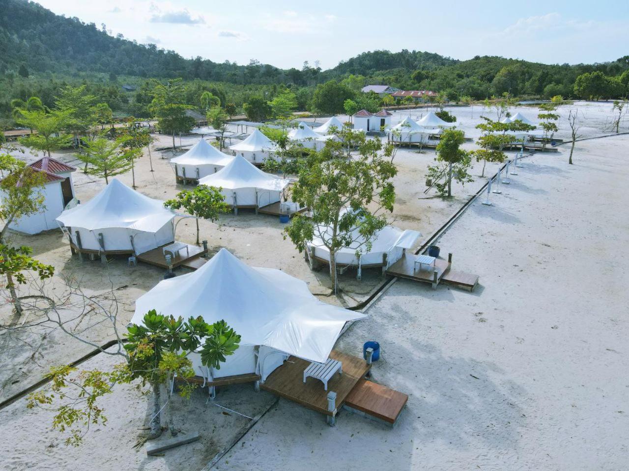 Deluxe Twin Room with Sea View photo 2