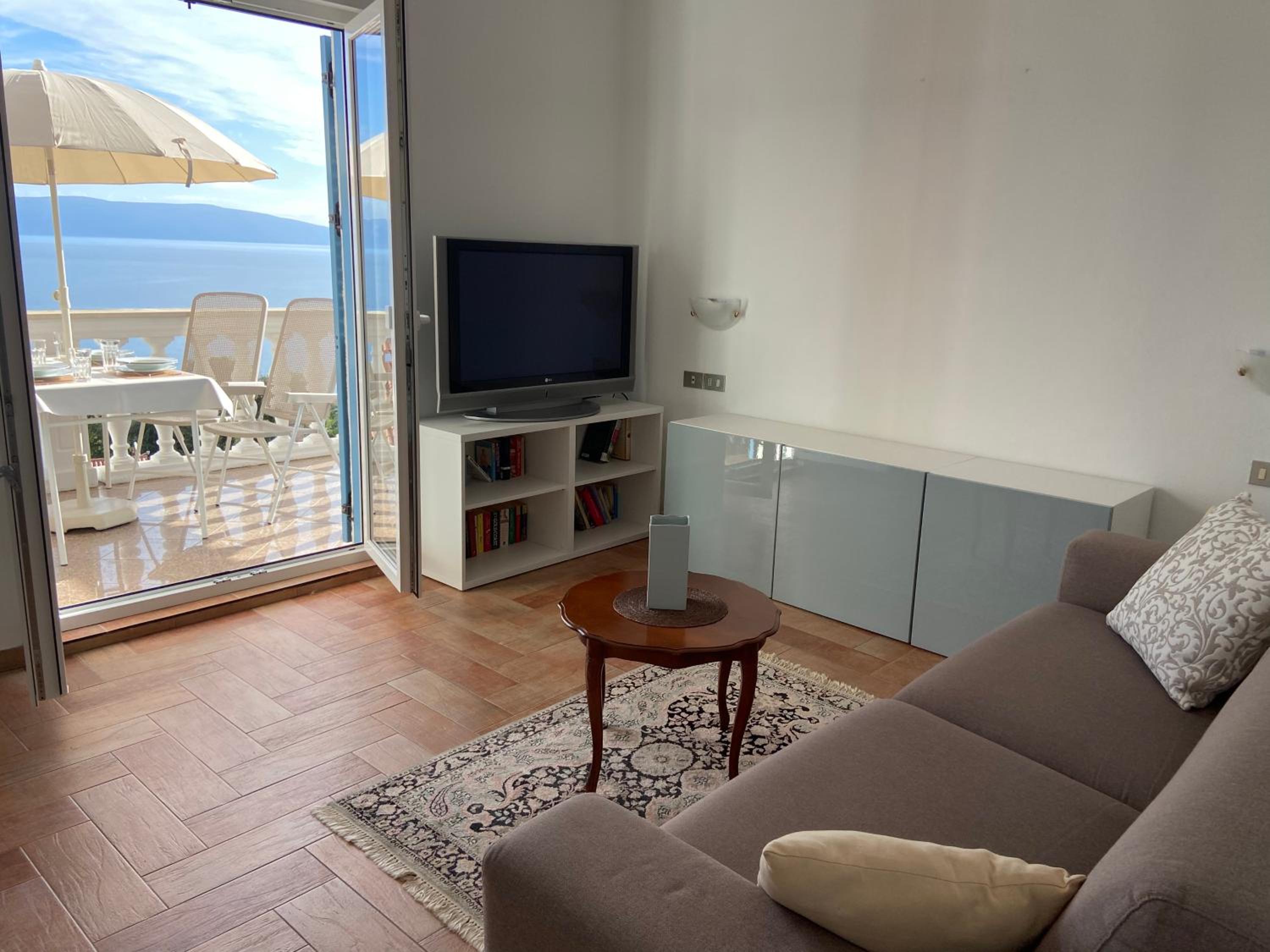 One-Bedroom Apartment with Sofa Bed (4 Adults)
