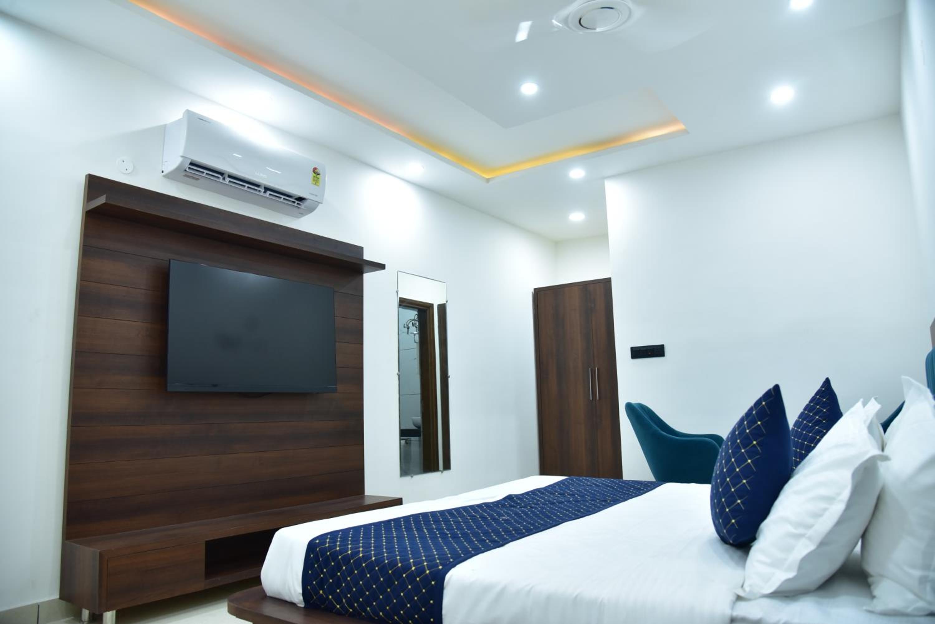 Double Room With Private Bathroom photo 3