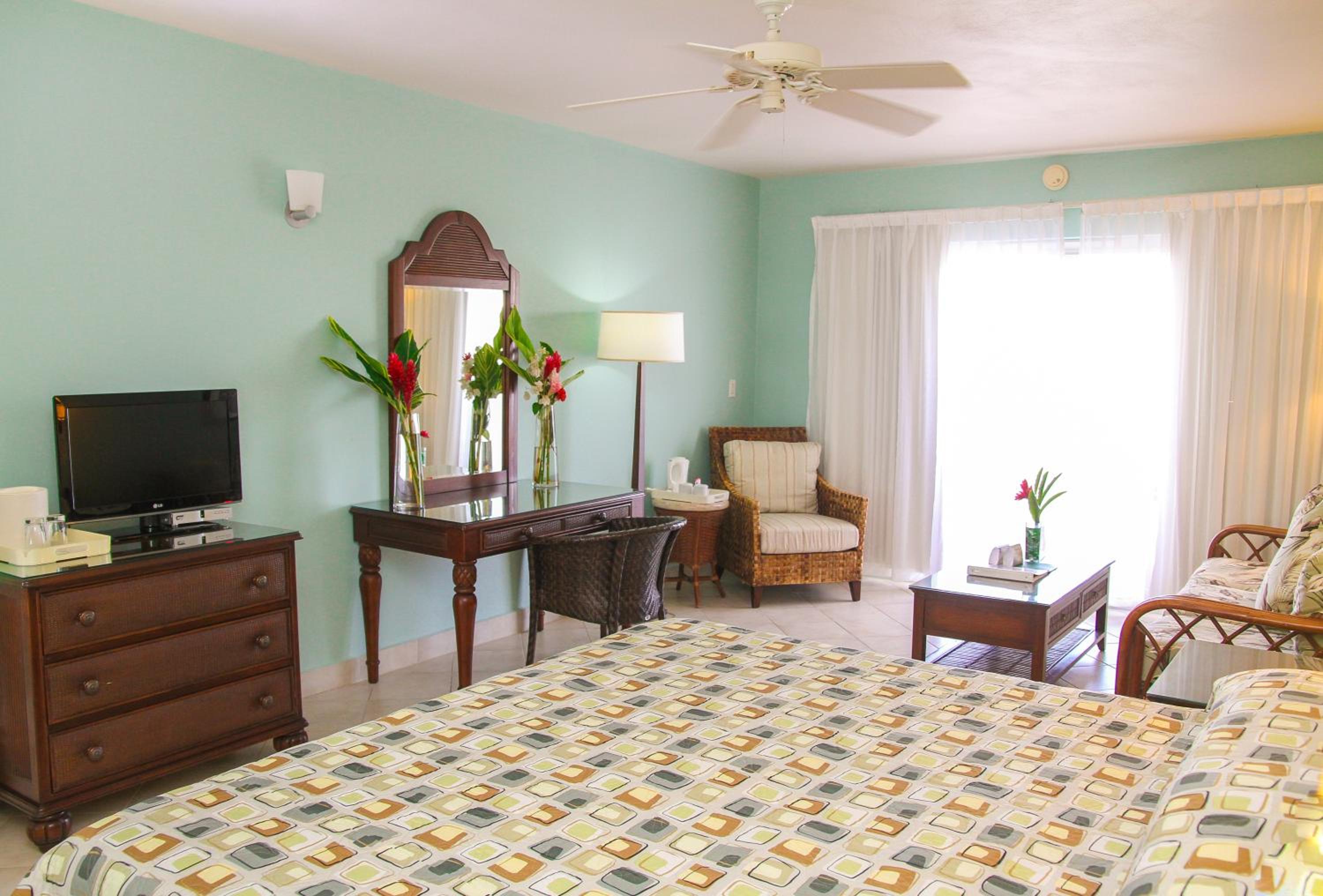 Deluxe Room Ocean/Garden View photo 3